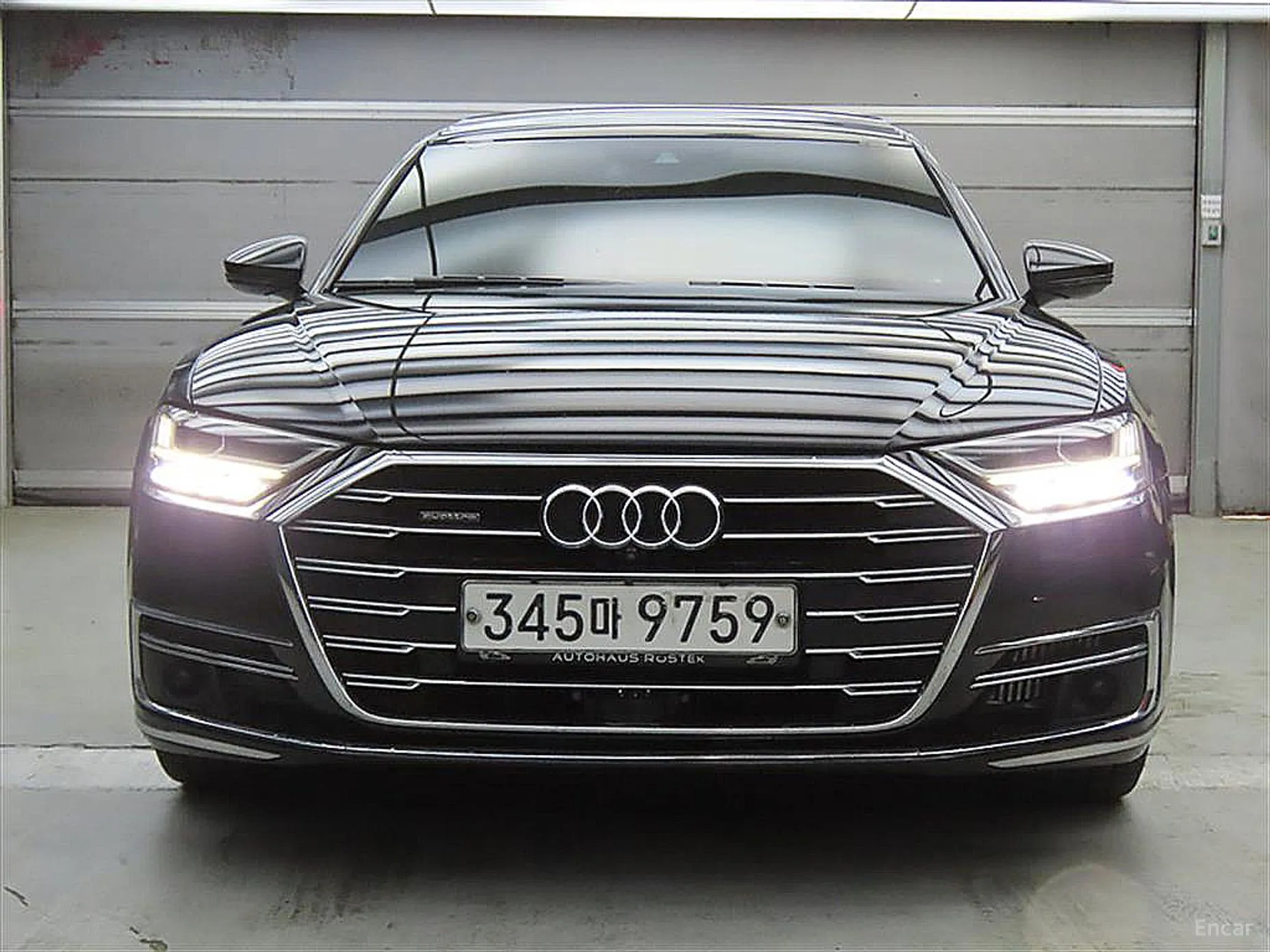 Audi A8 (D5)