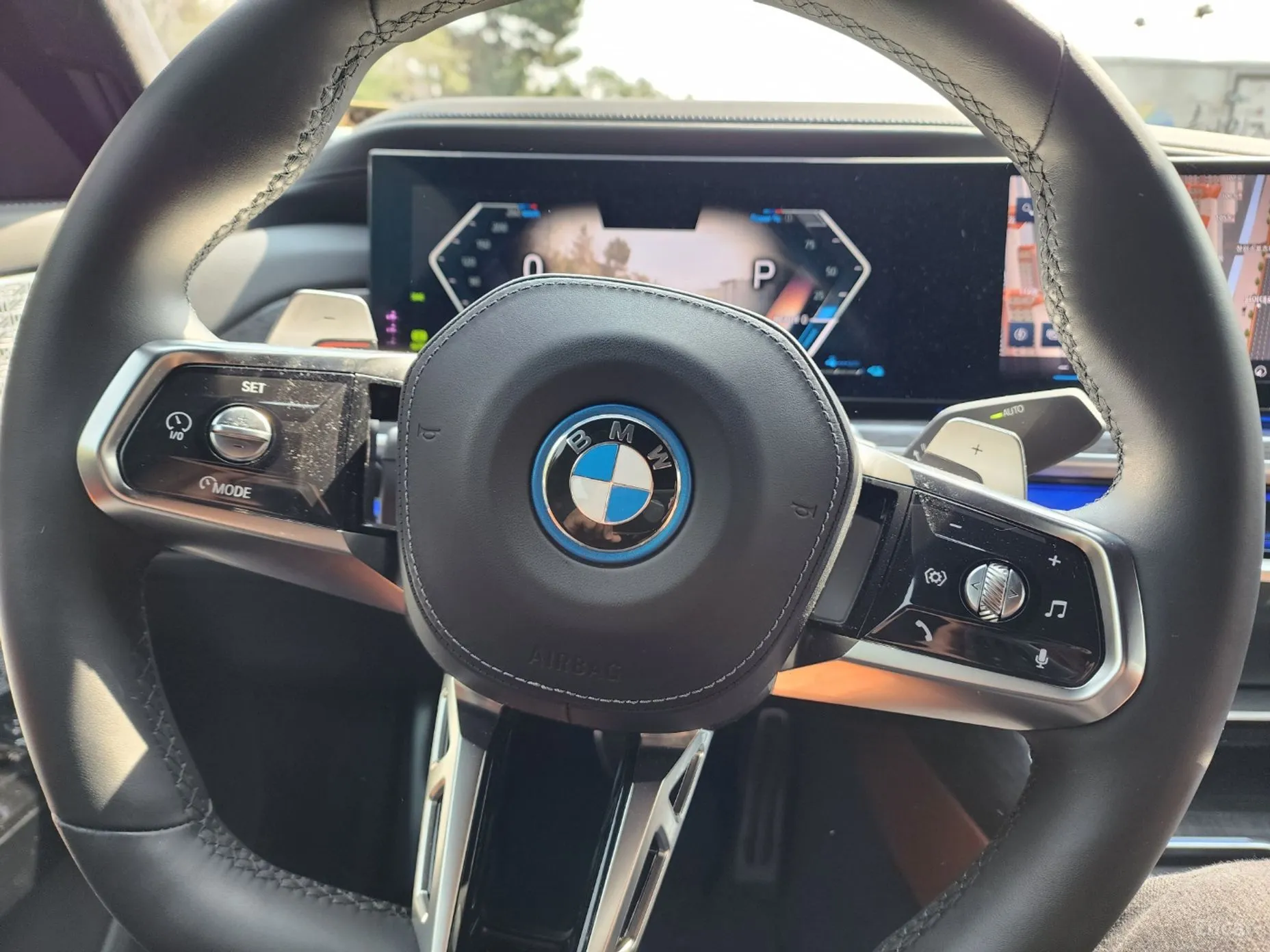 BMW 7 Series (G70) превью 4