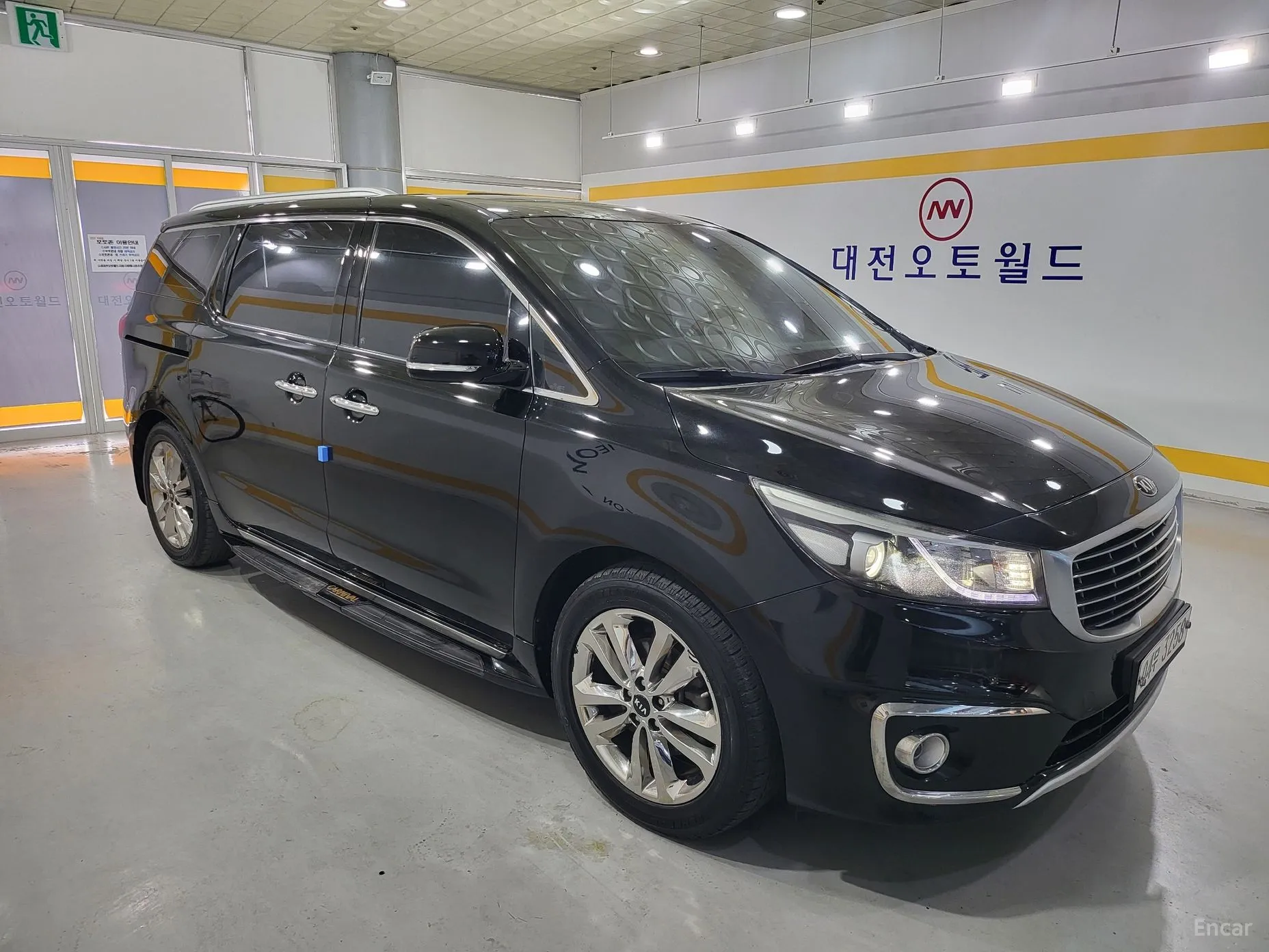 Kia Carnival превью 2