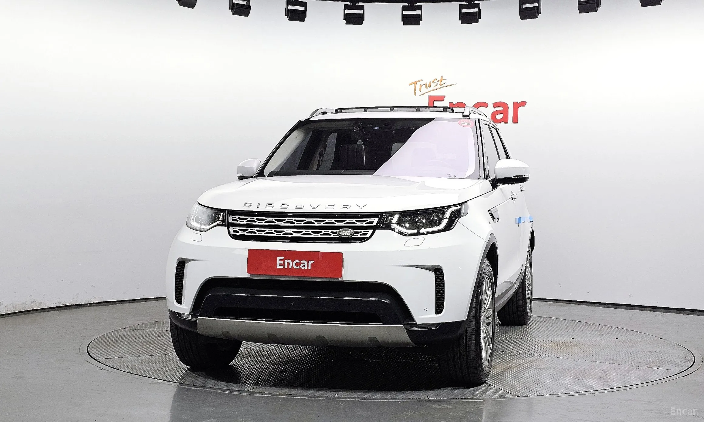Land Rover Discovery 5 превью 3