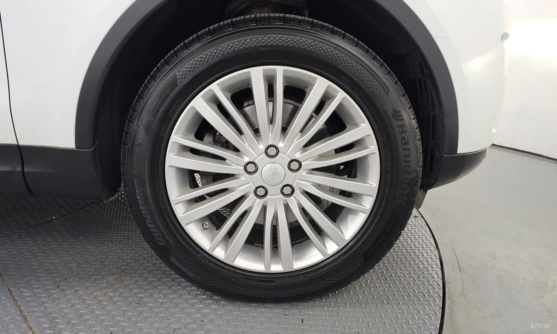 Land Rover Discovery 5 превью 5
