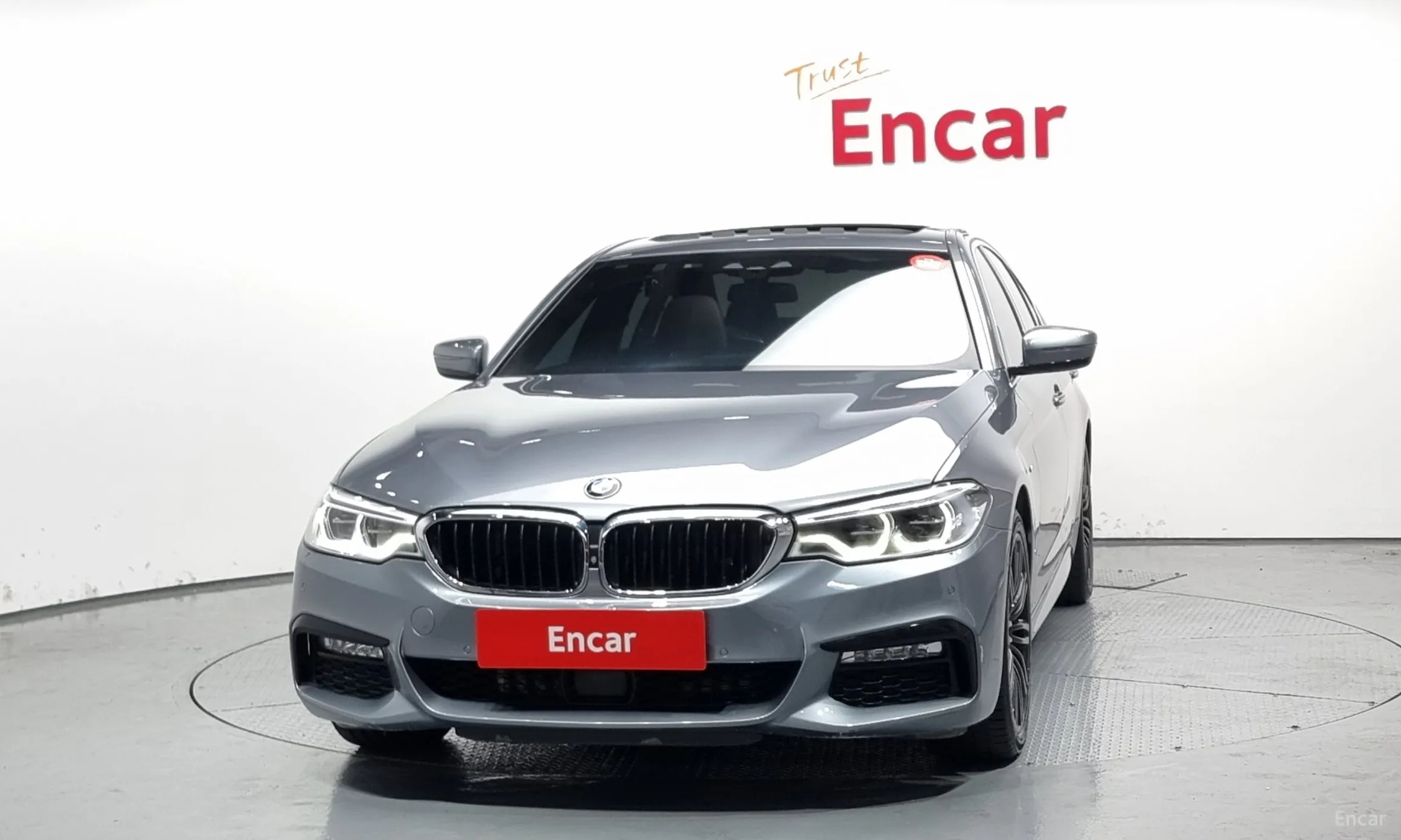 BMW 5 Series (G30) превью 2