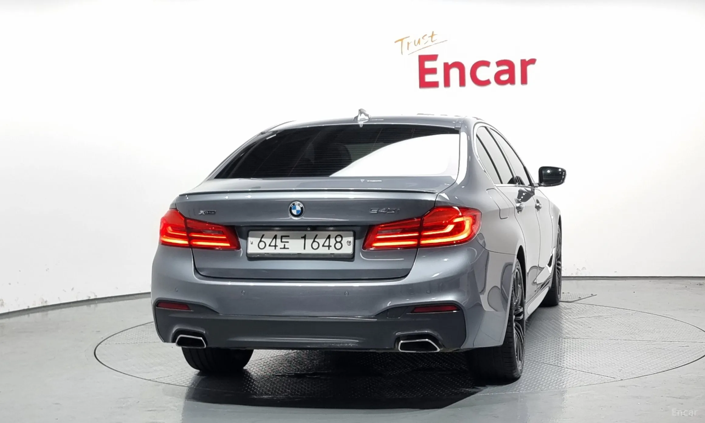 BMW 5 Series (G30) превью 3