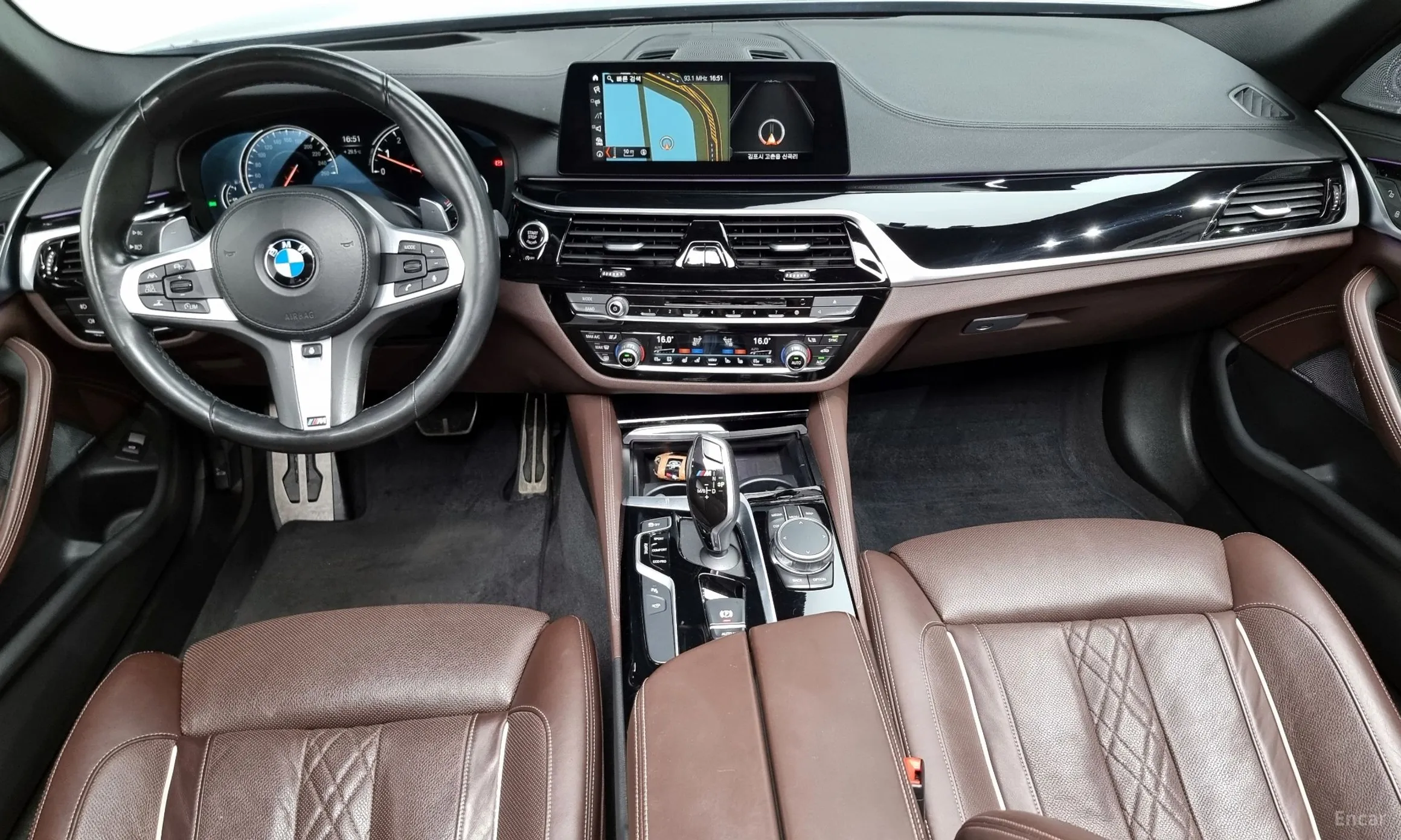 BMW 5 Series (G30) превью 4