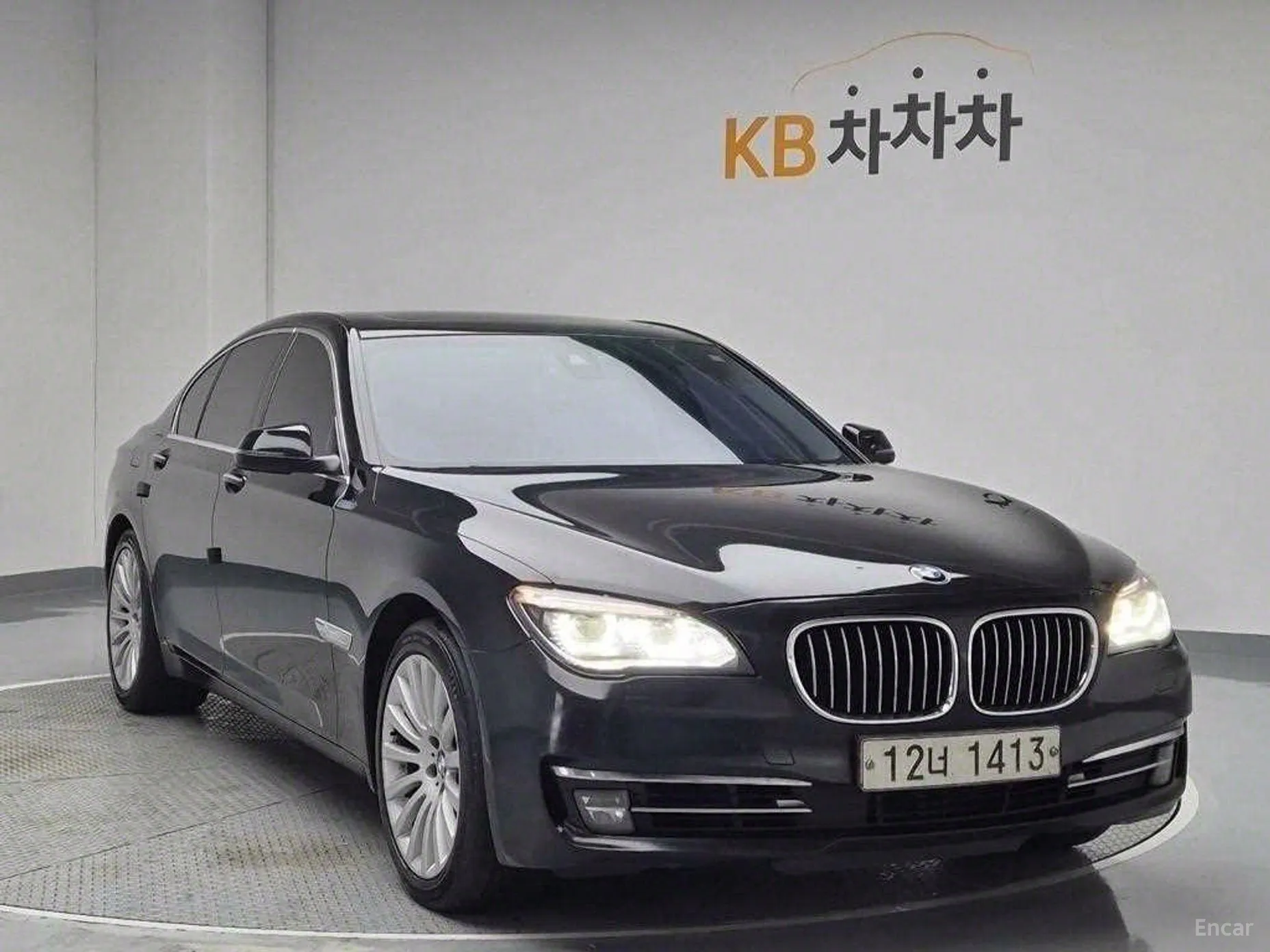 BMW 7 Series (F01) превью 3