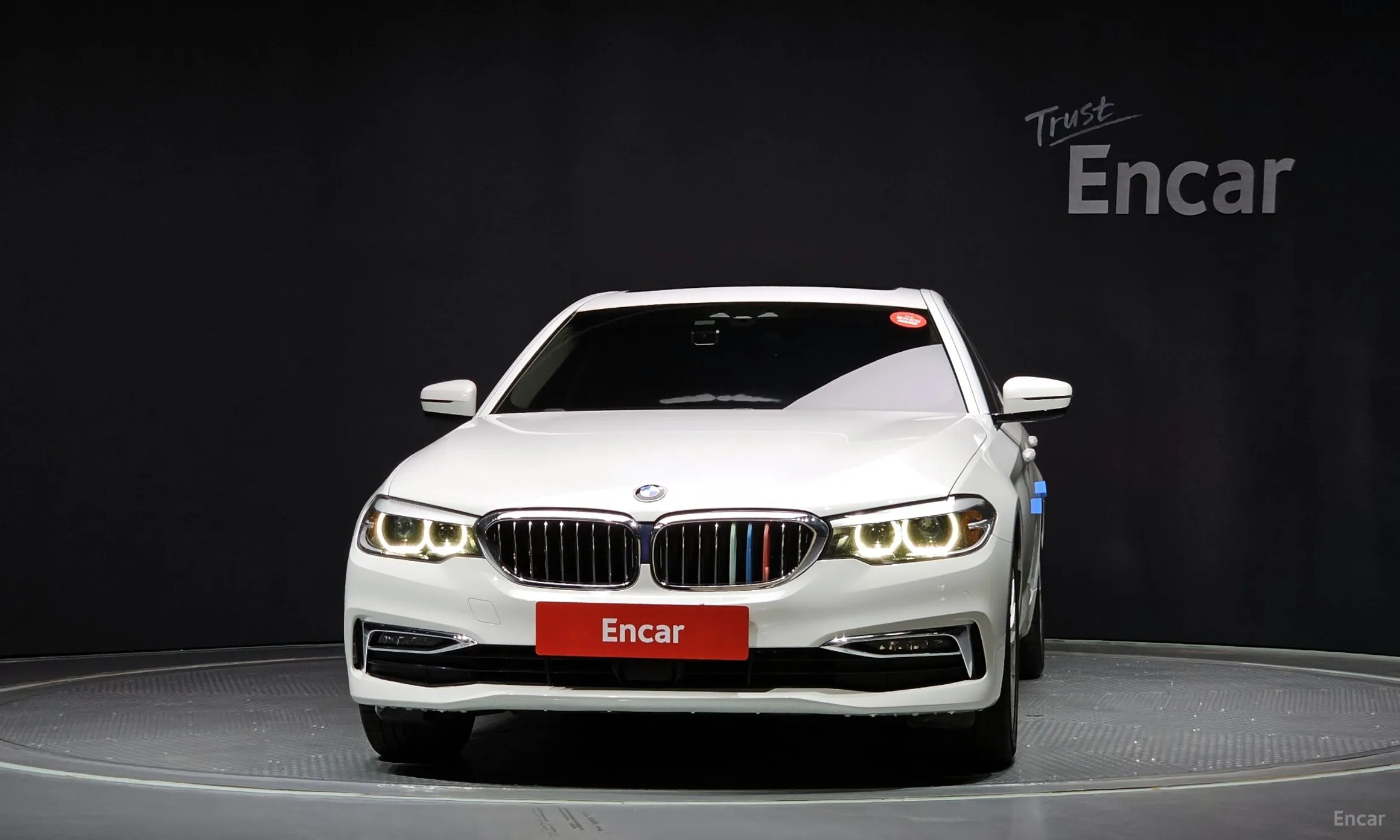 BMW 5 Series (G30) превью 2