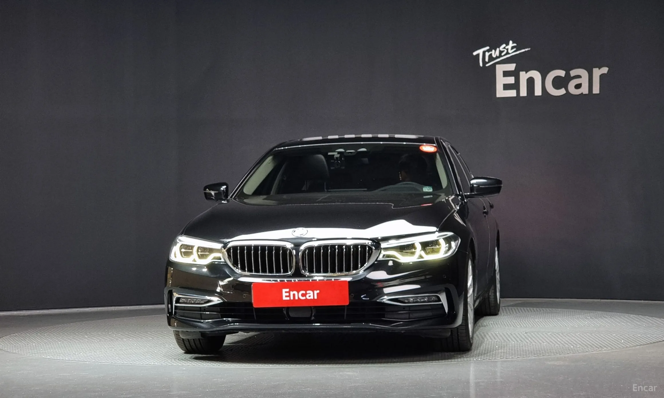 BMW 5 Series (G30) превью 2