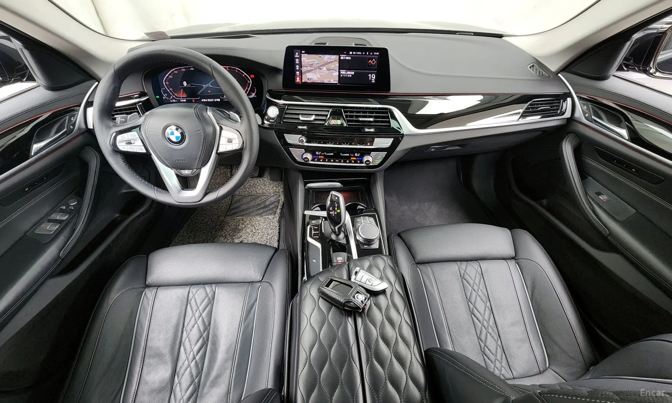 BMW 5 Series (G30) превью 4