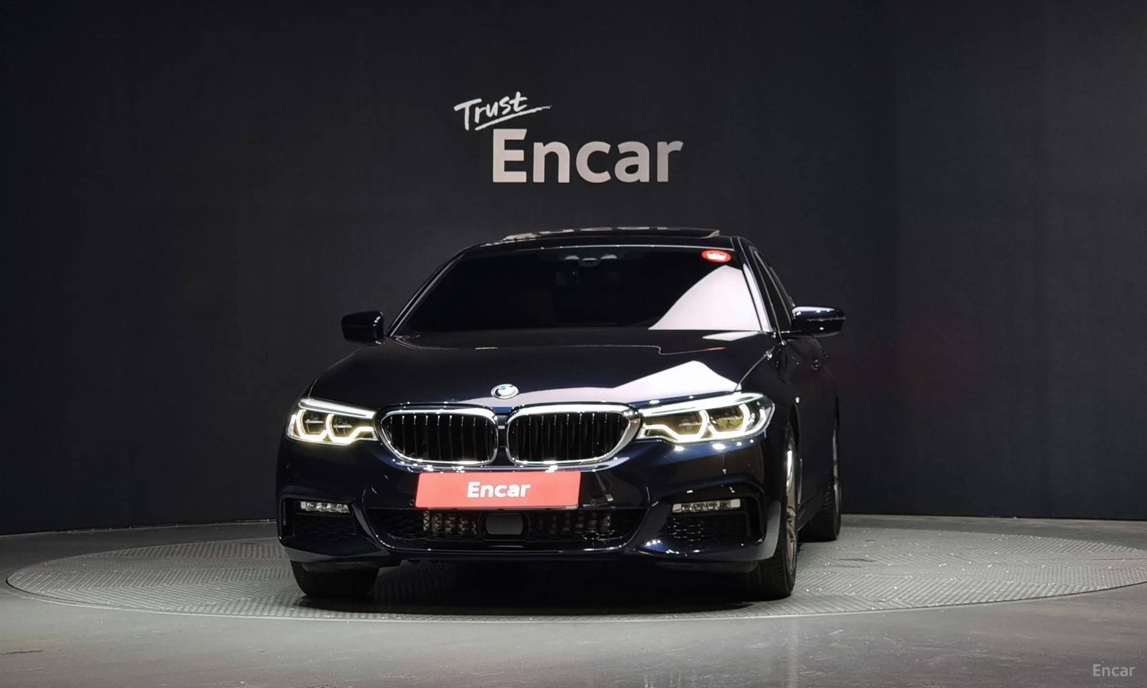BMW 5 Series (G30) превью 2