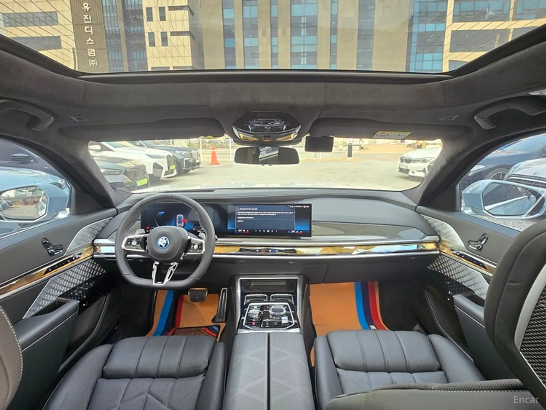 BMW 7 Series (G70) превью 4