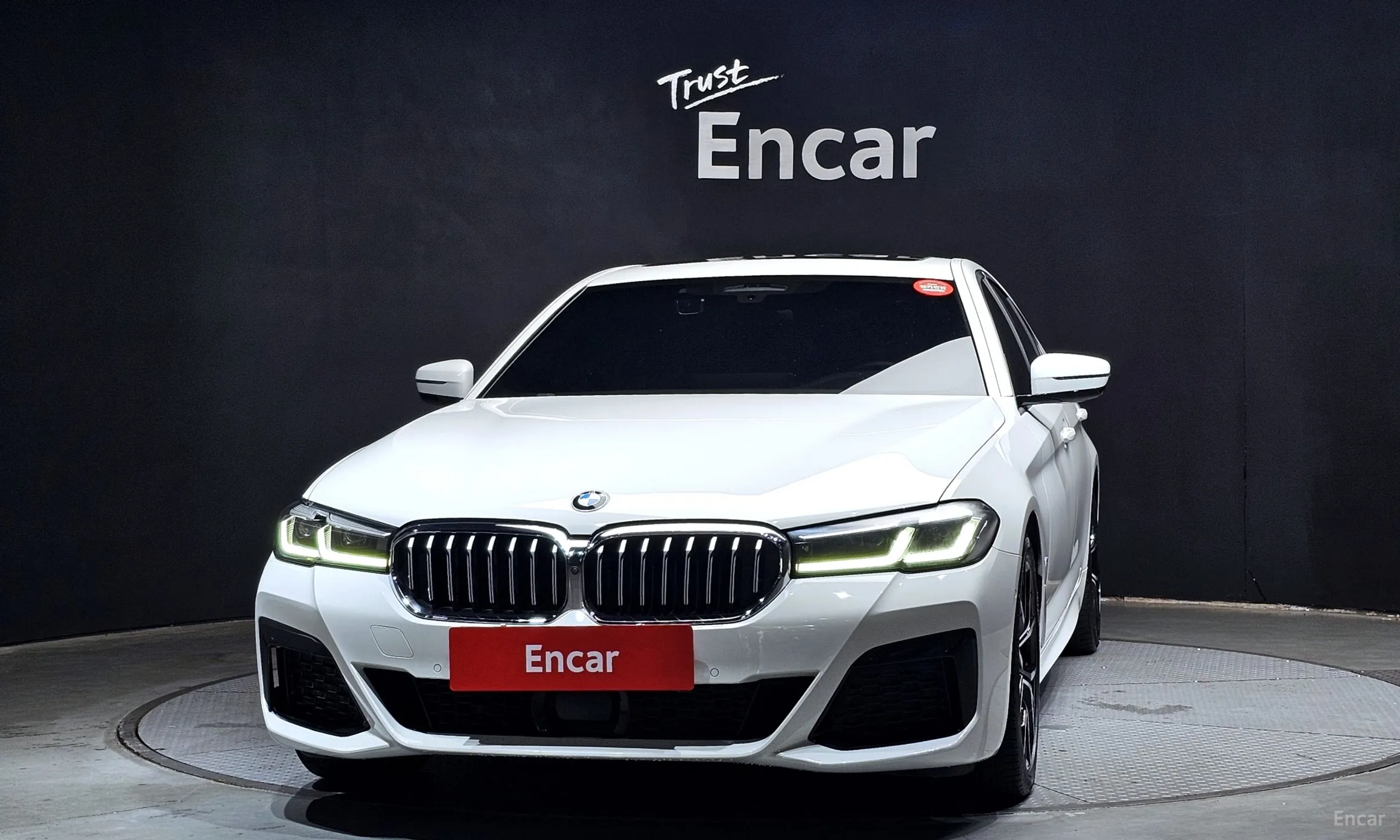 BMW 5 Series (G30) превью 2