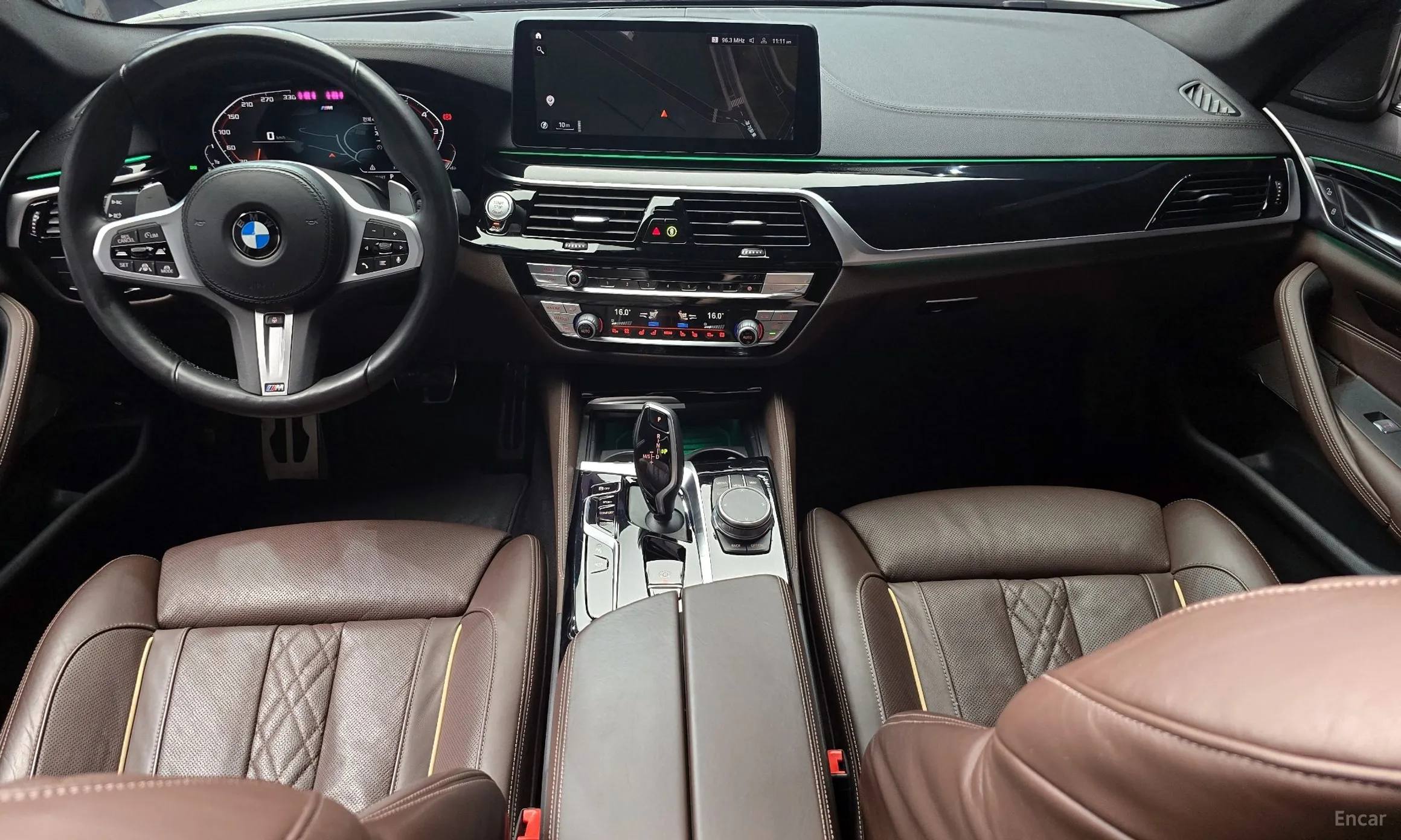 BMW 5 Series (G30) превью 4