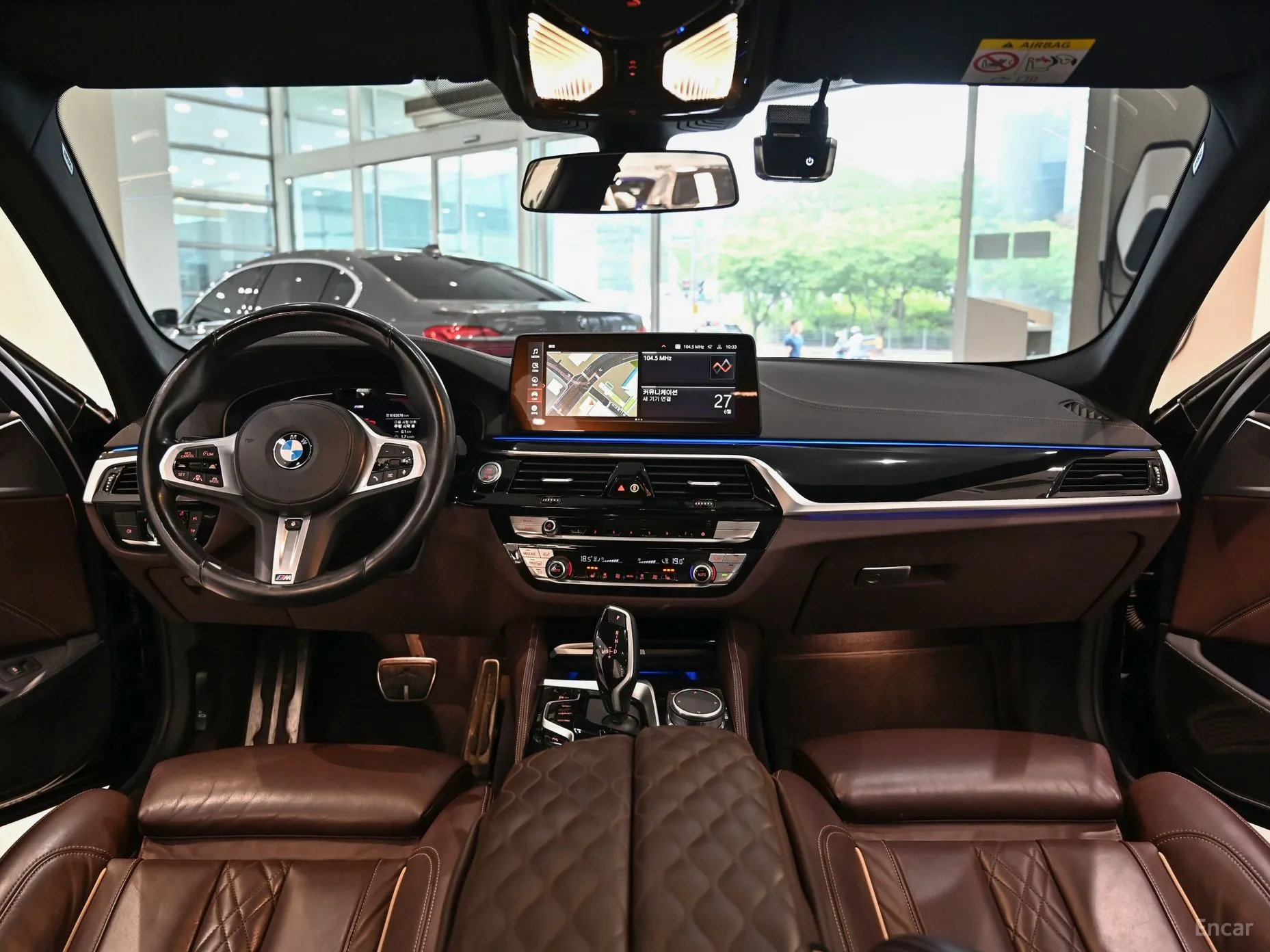 BMW 5 Series (G30) превью 4