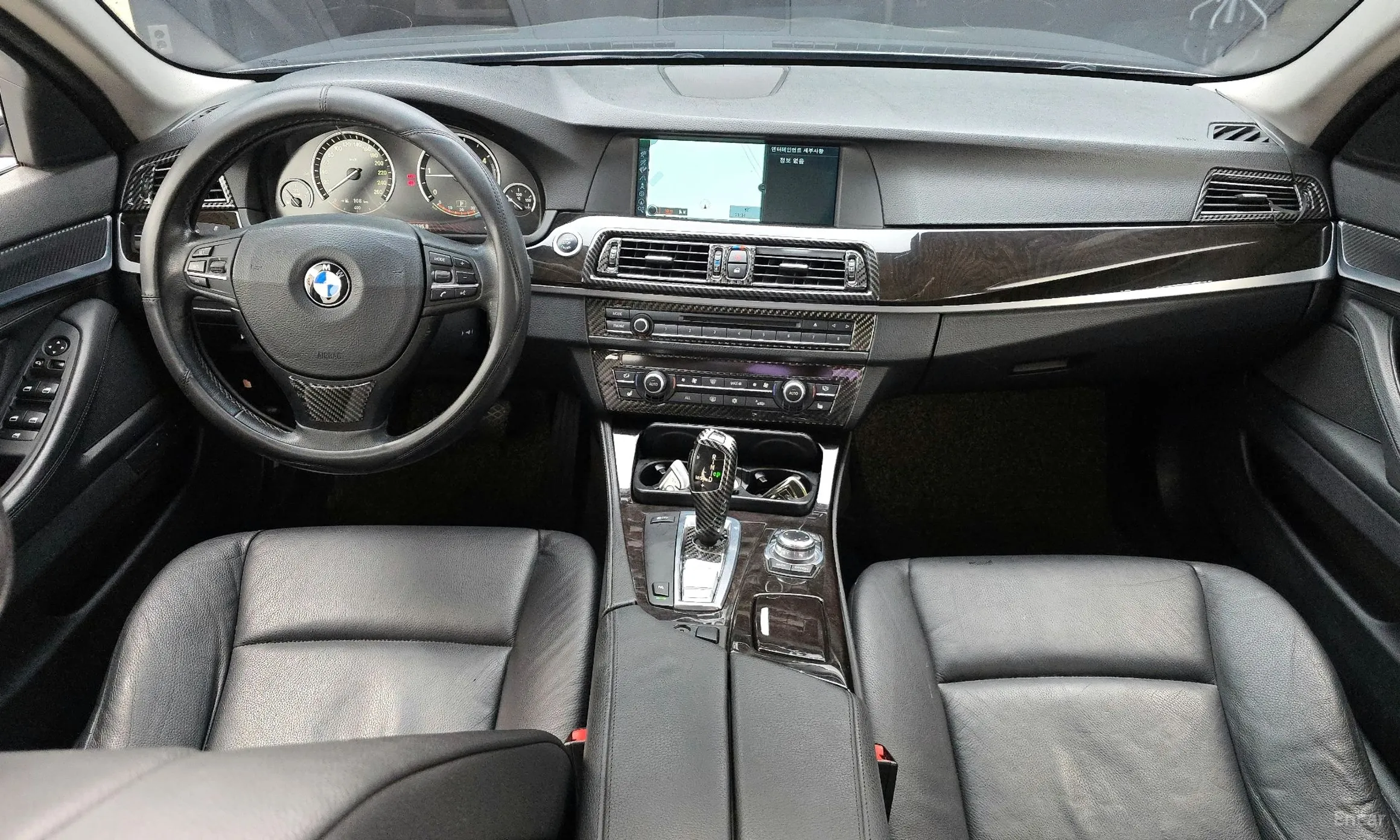BMW 5 Series (F10) превью 4