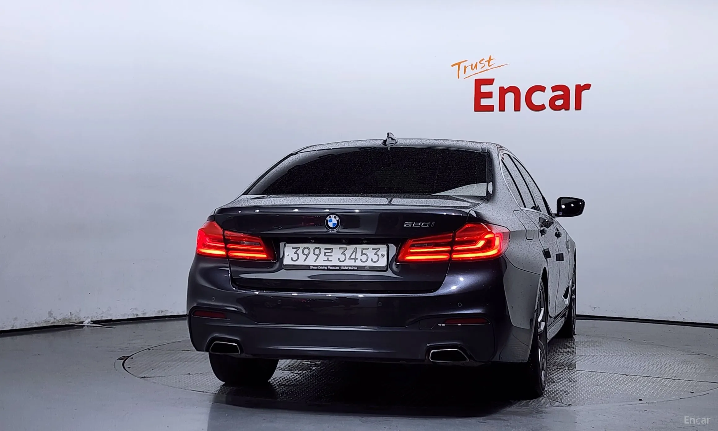 BMW 5 Series (G30) превью 3