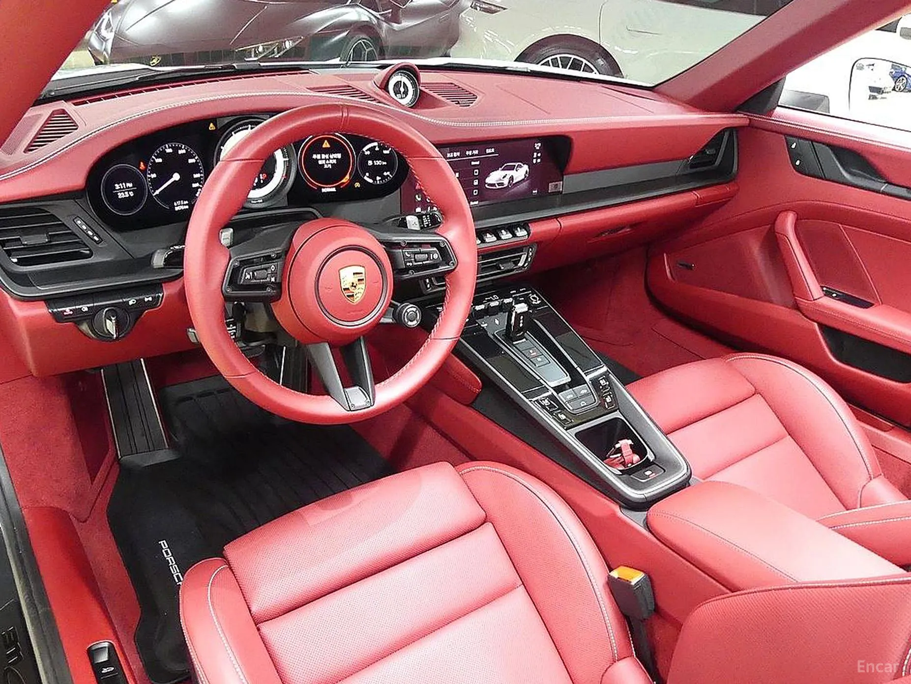 Porsche 911 (992) превью 4