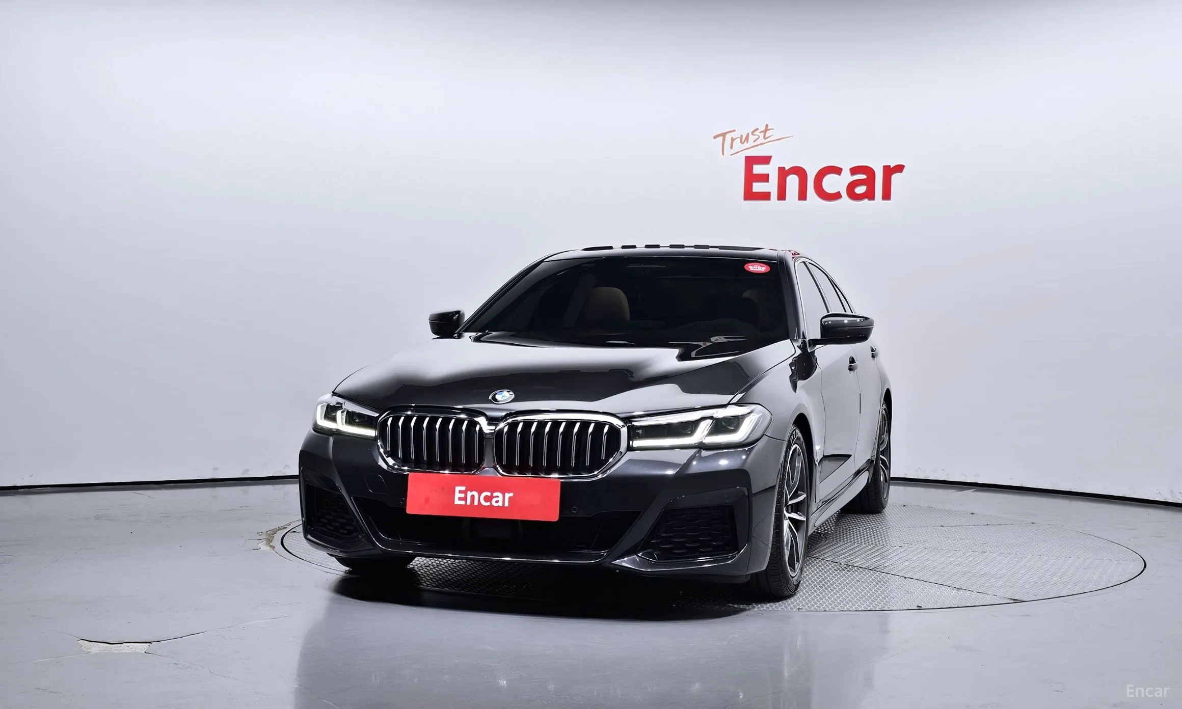 BMW 5 Series (G30) превью 2