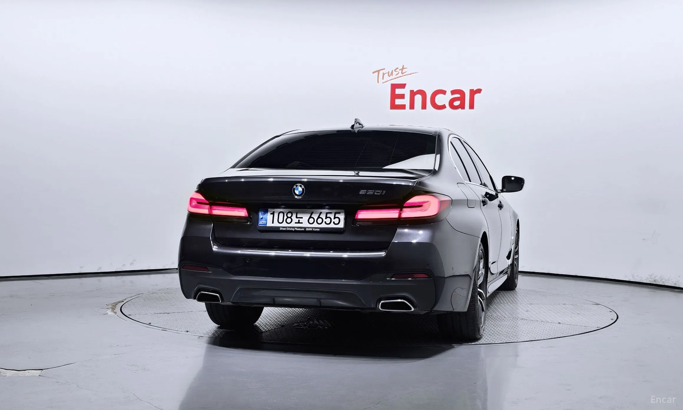 BMW 5 Series (G30) превью 3