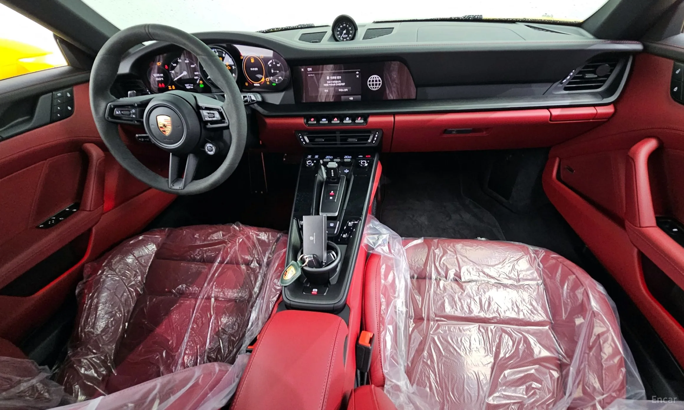 Porsche 911 (992) превью 4
