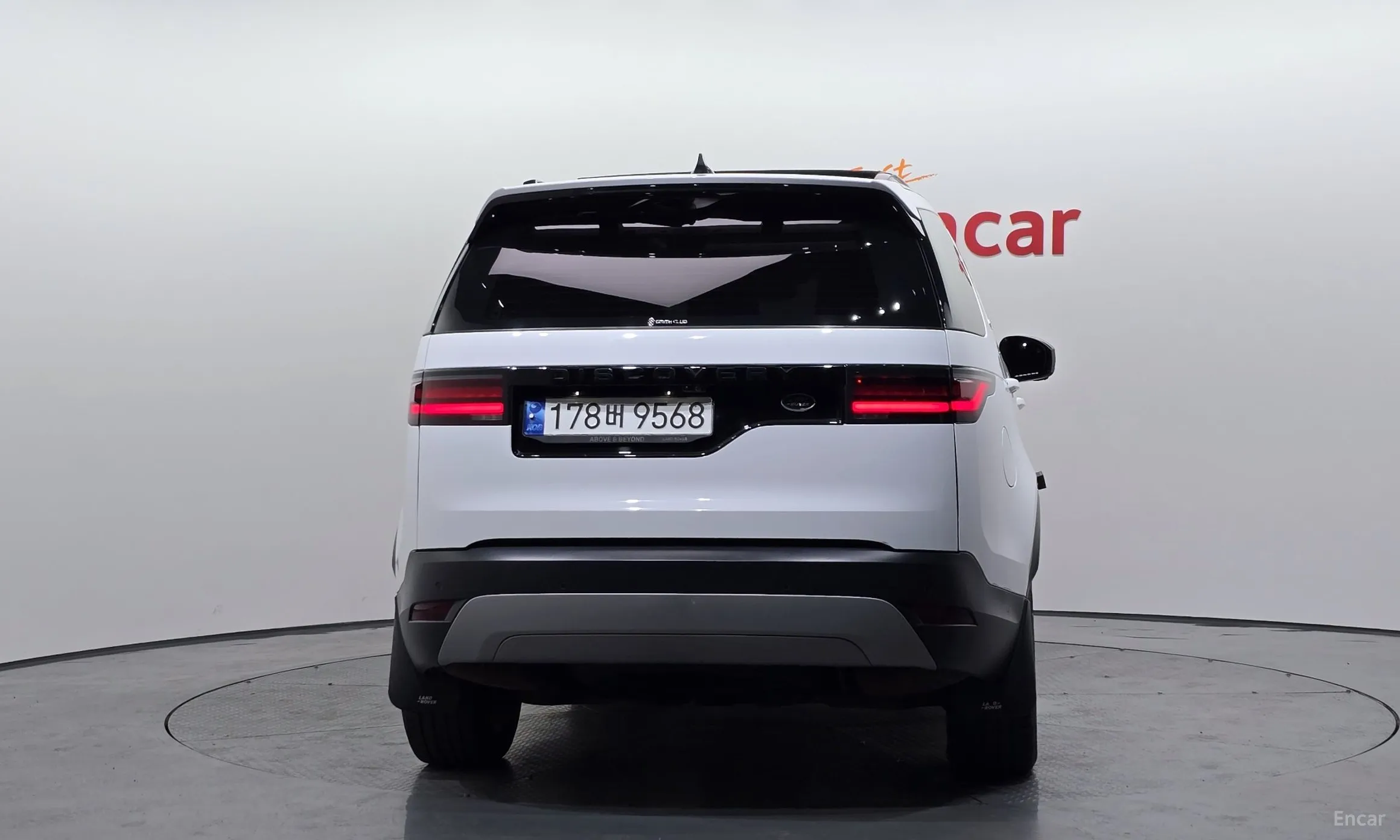 Land Rover Discovery 5 превью 3