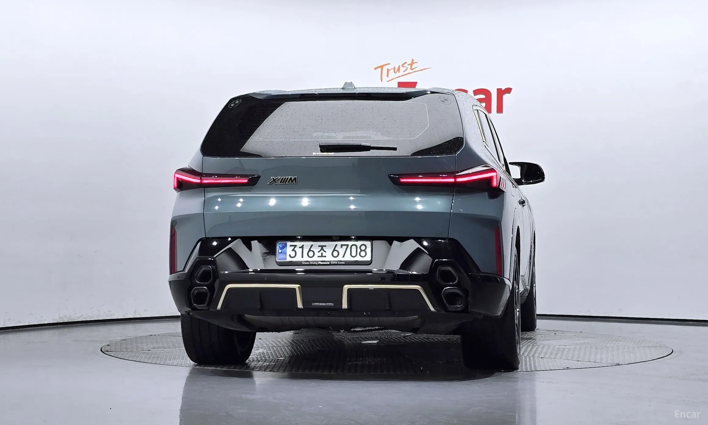 BMW XM (G09) превью 3