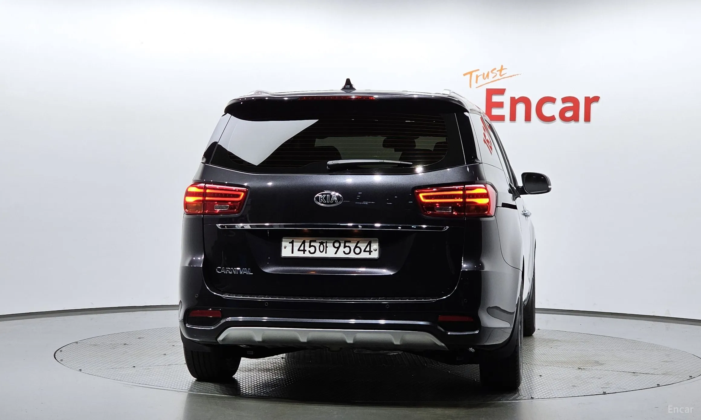 Kia Carnival превью 3