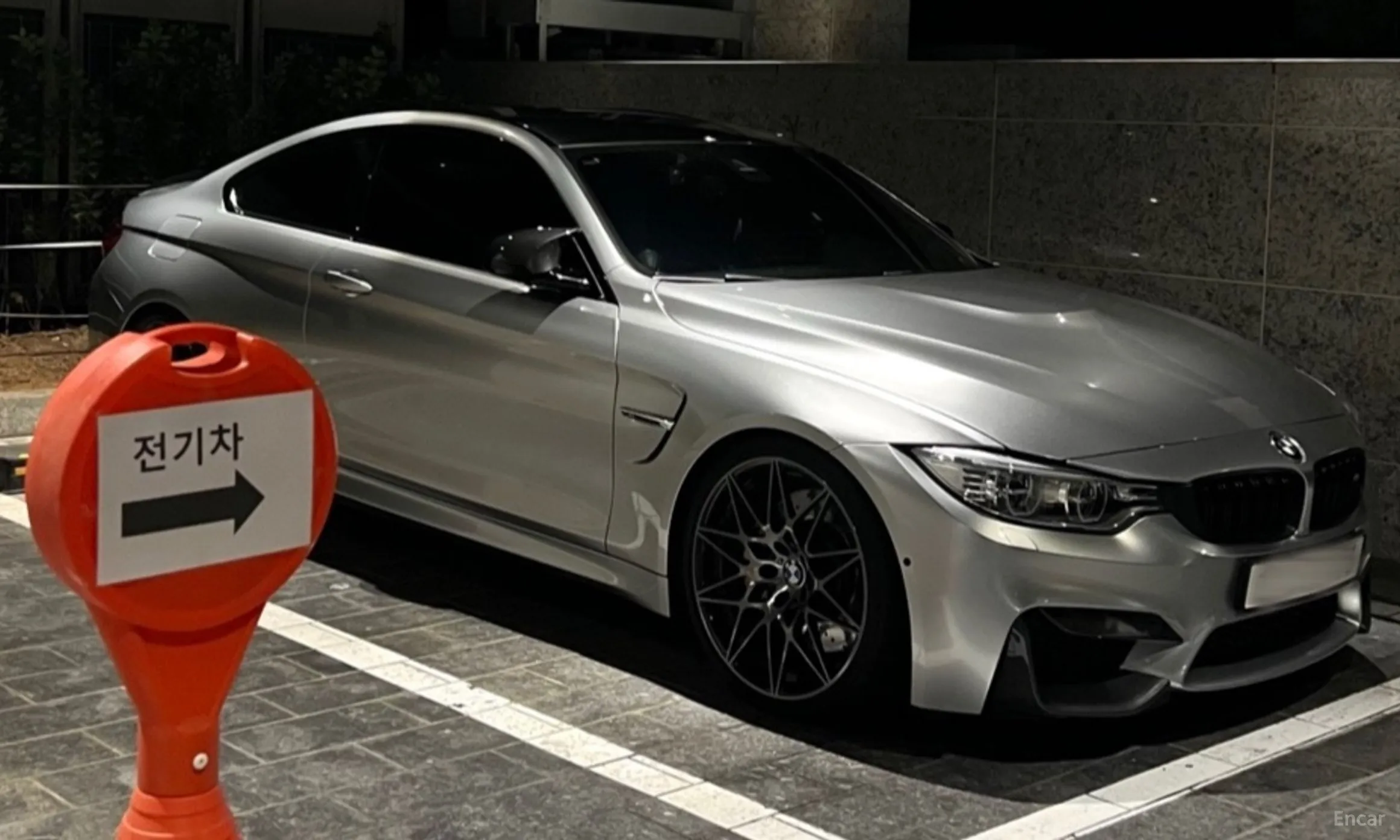 BMW M4 (F82)