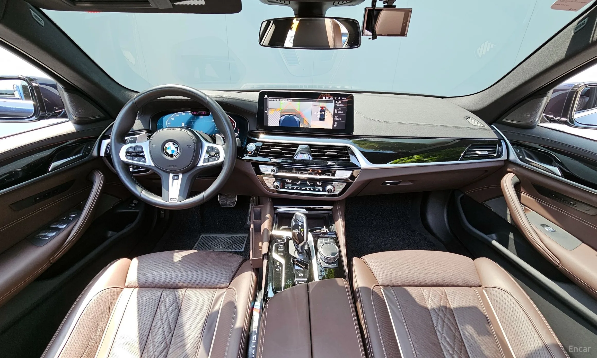 BMW 5 Series (G30) превью 4