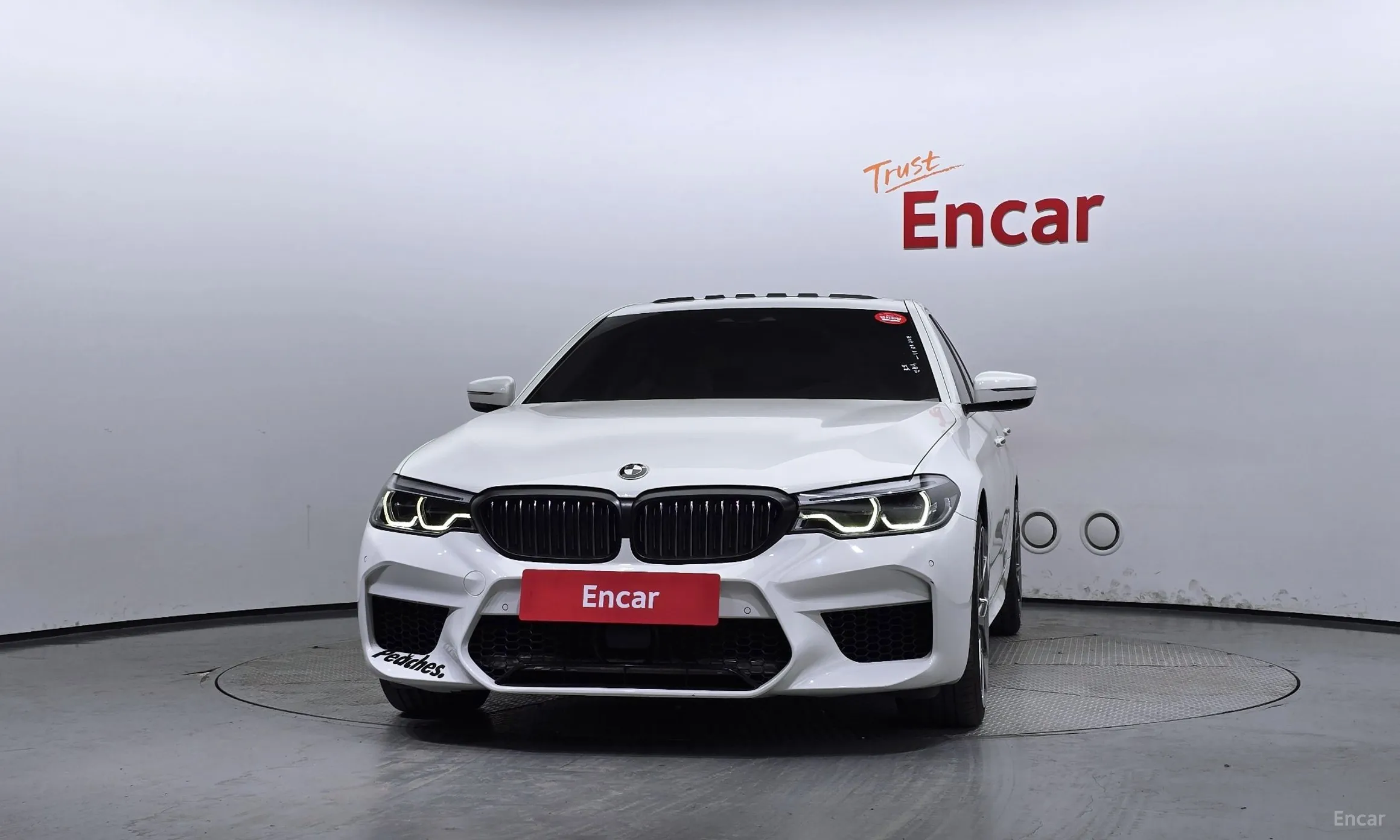 BMW 5 Series (G30) превью 2