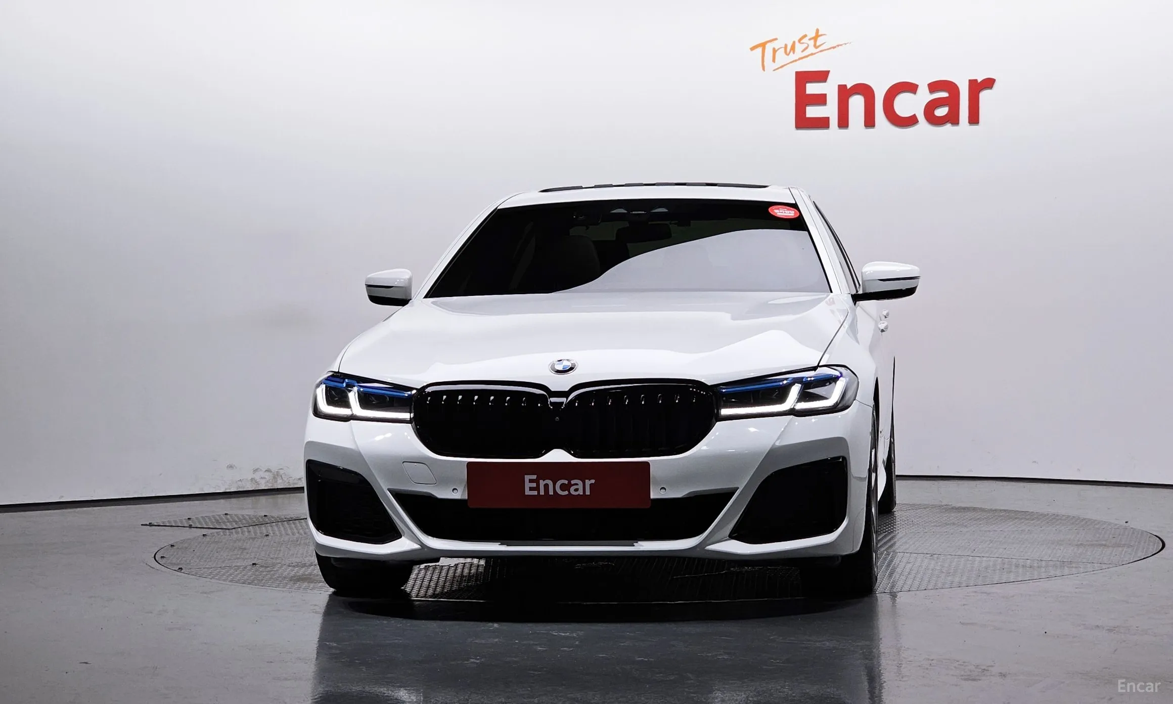 BMW 5 Series (G30) превью 2