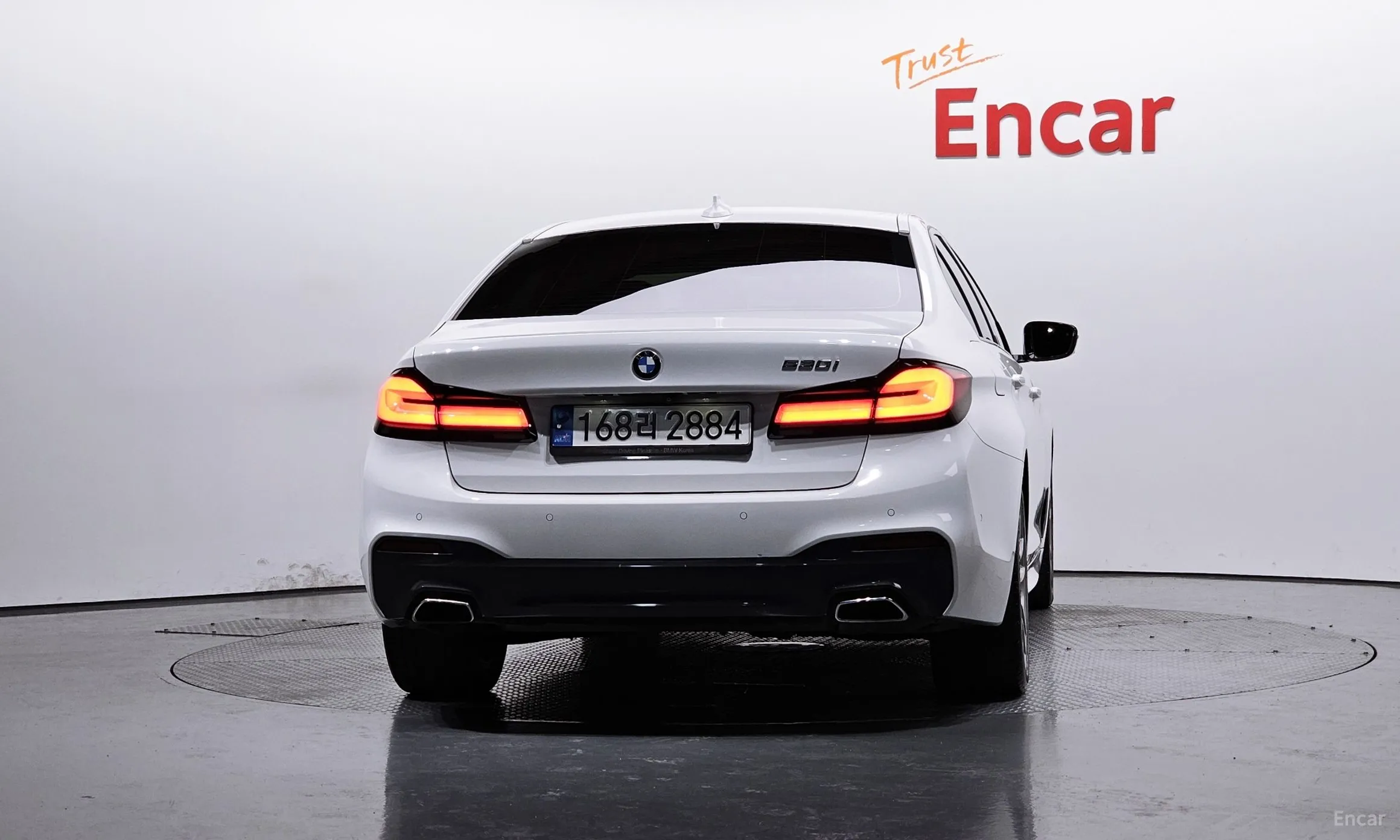 BMW 5 Series (G30) превью 3