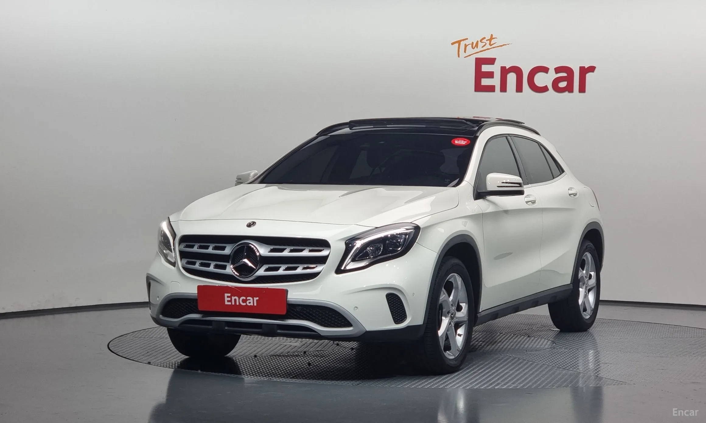 Mercedes Benz GLA-Class X156