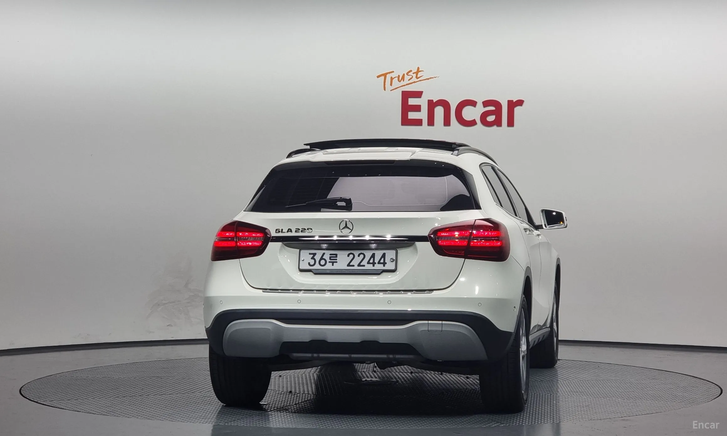 Mercedes Benz GLA-Class X156 превью 3