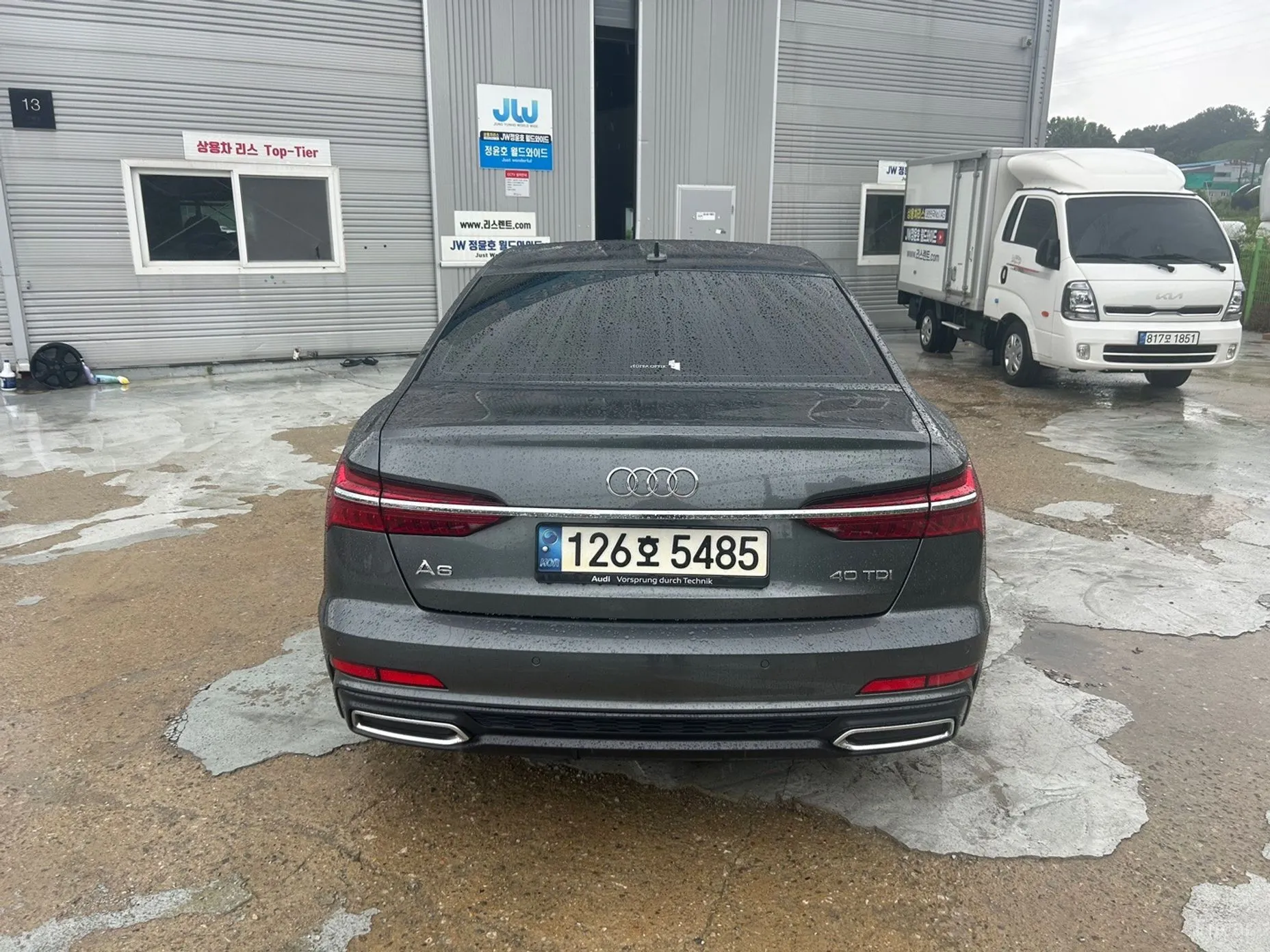 Audi A6 (C8)