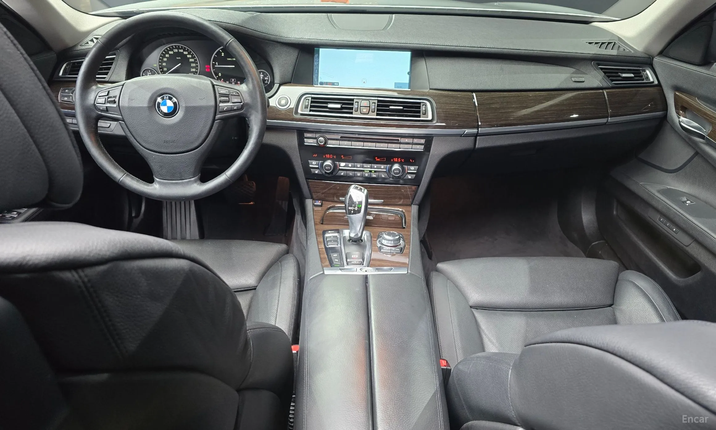 BMW 7 Series (F01) превью 4
