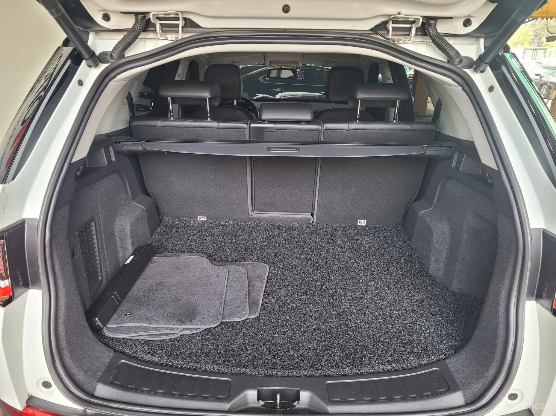 Land Rover Discovery Sports превью 4