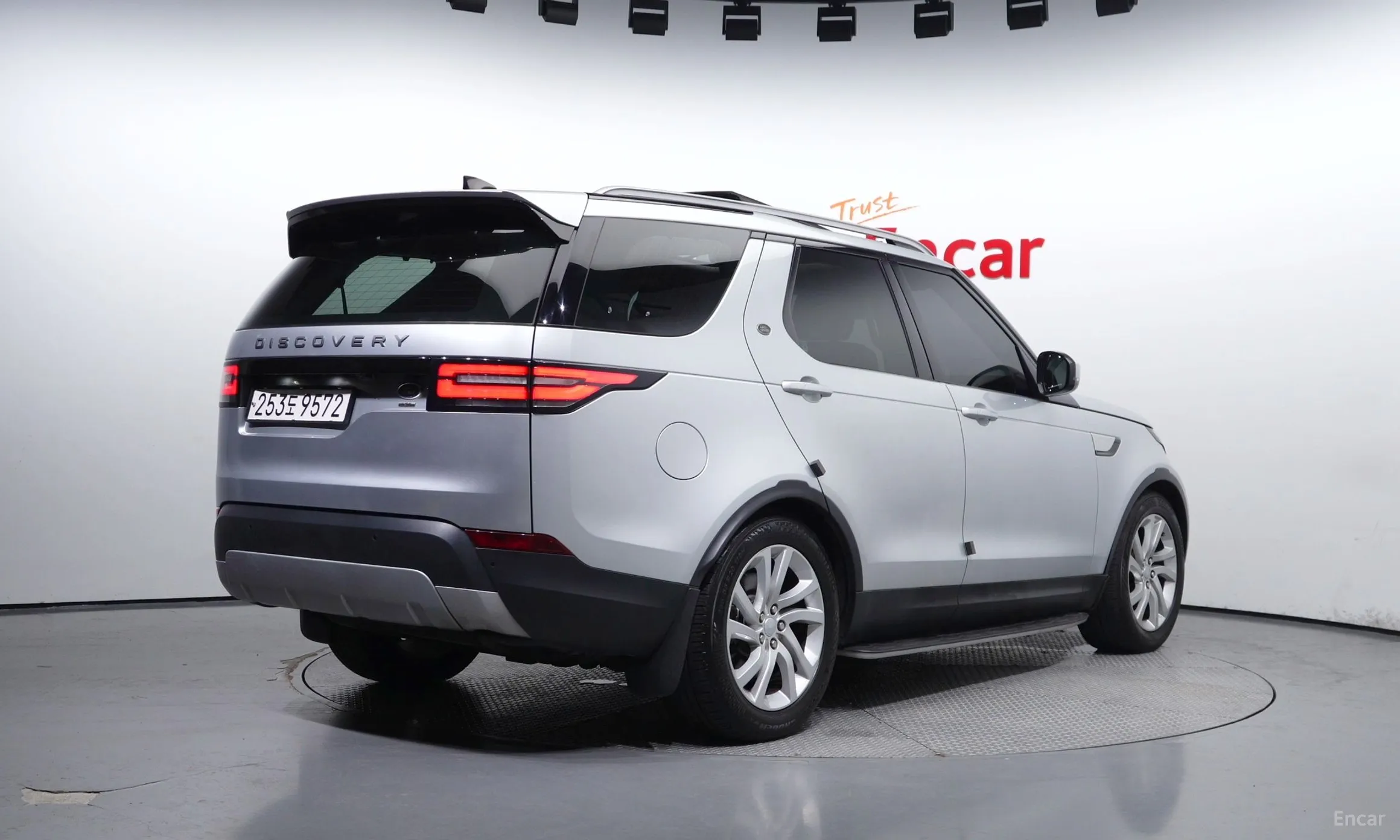 Land Rover Discovery 5 превью 2