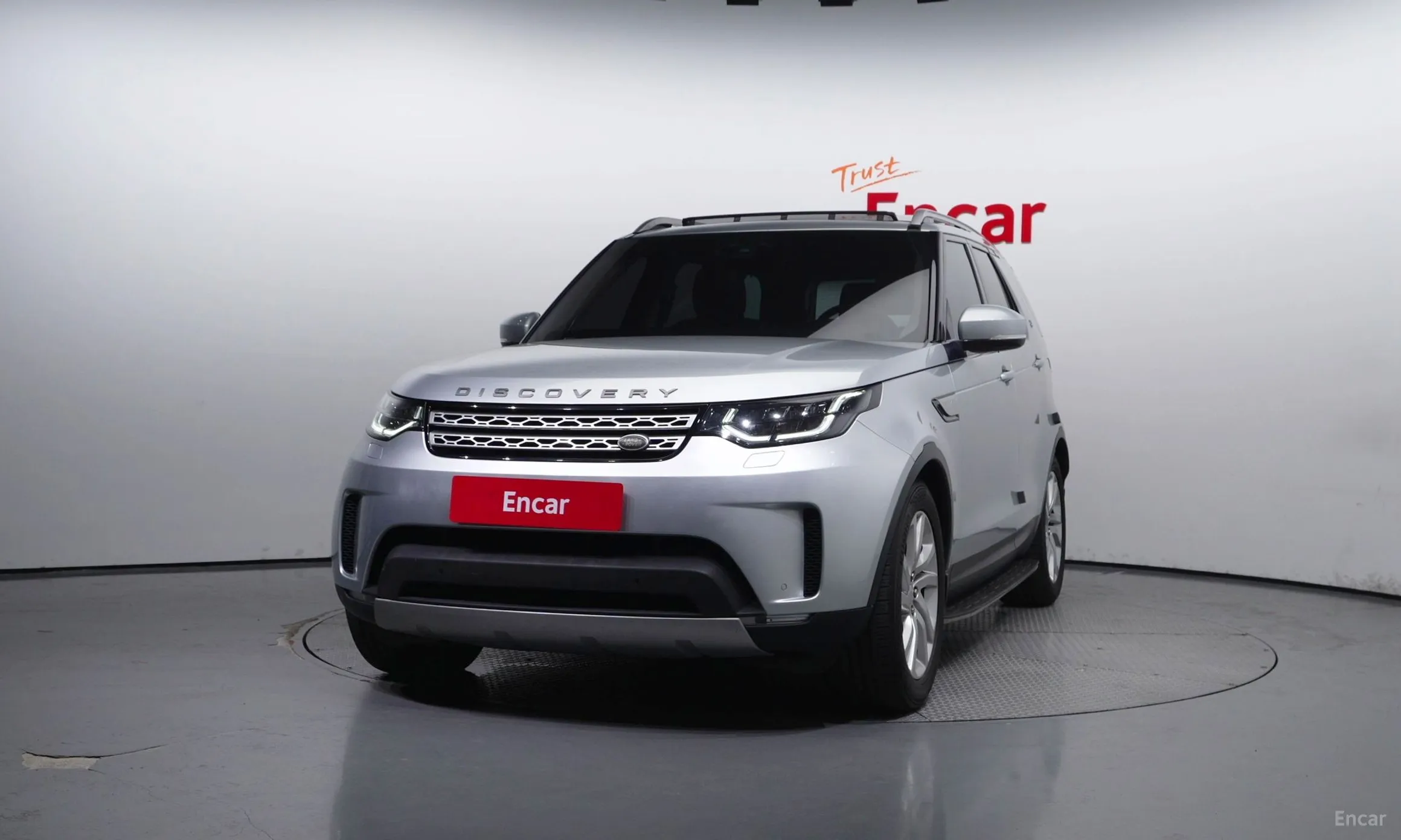 Land Rover Discovery 5 превью 3