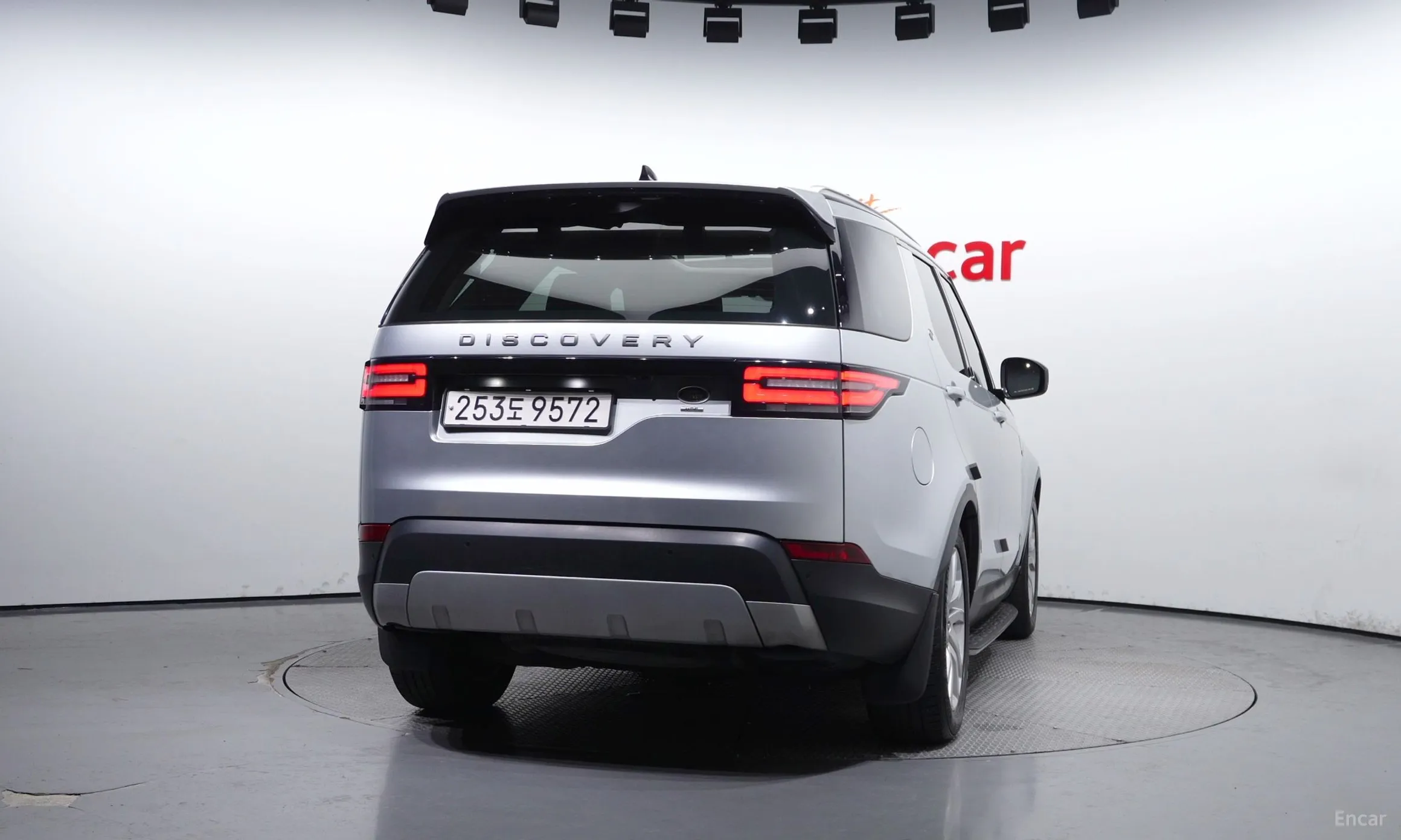 Land Rover Discovery 5 превью 4