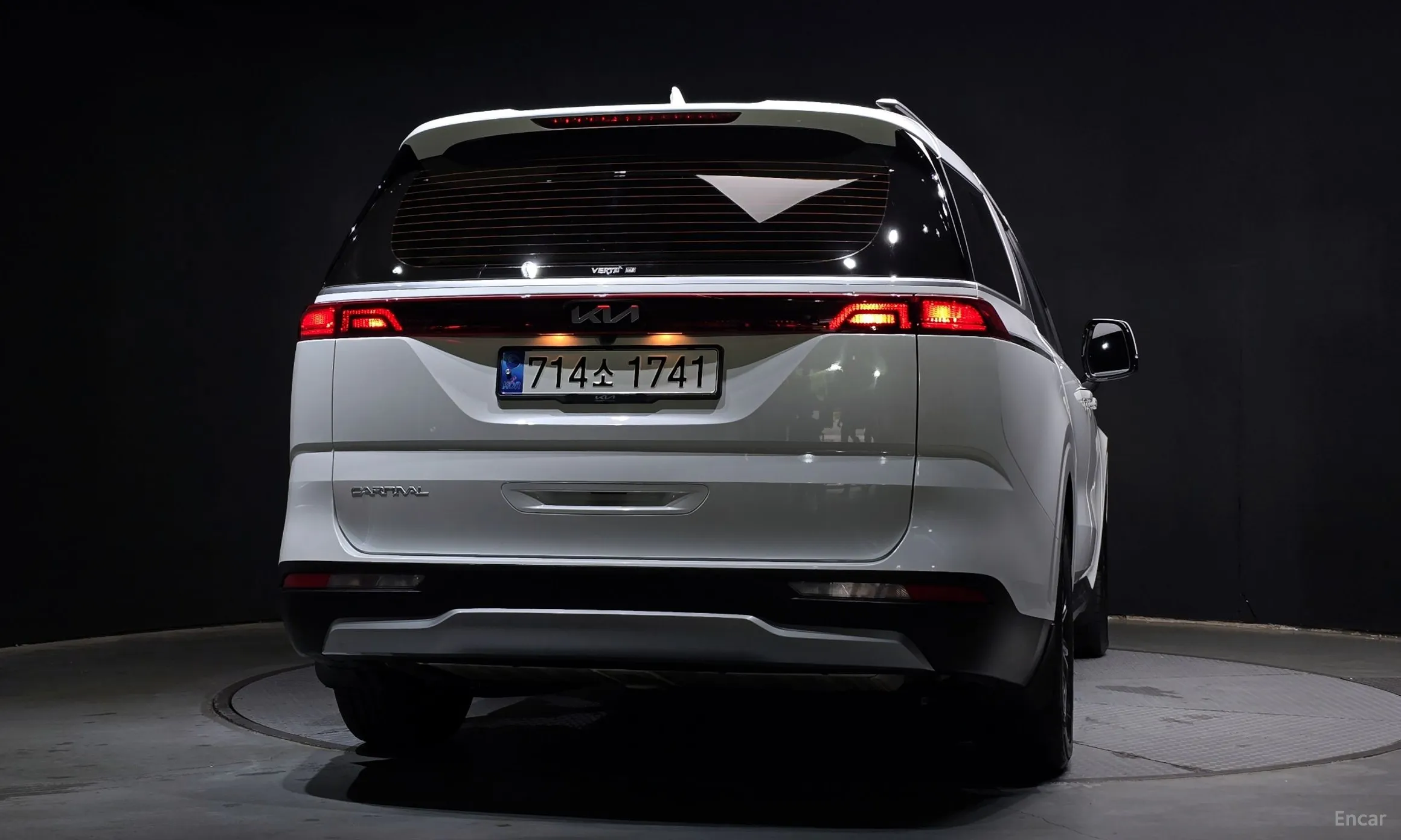 Kia Carnival Gen 4 превью 3