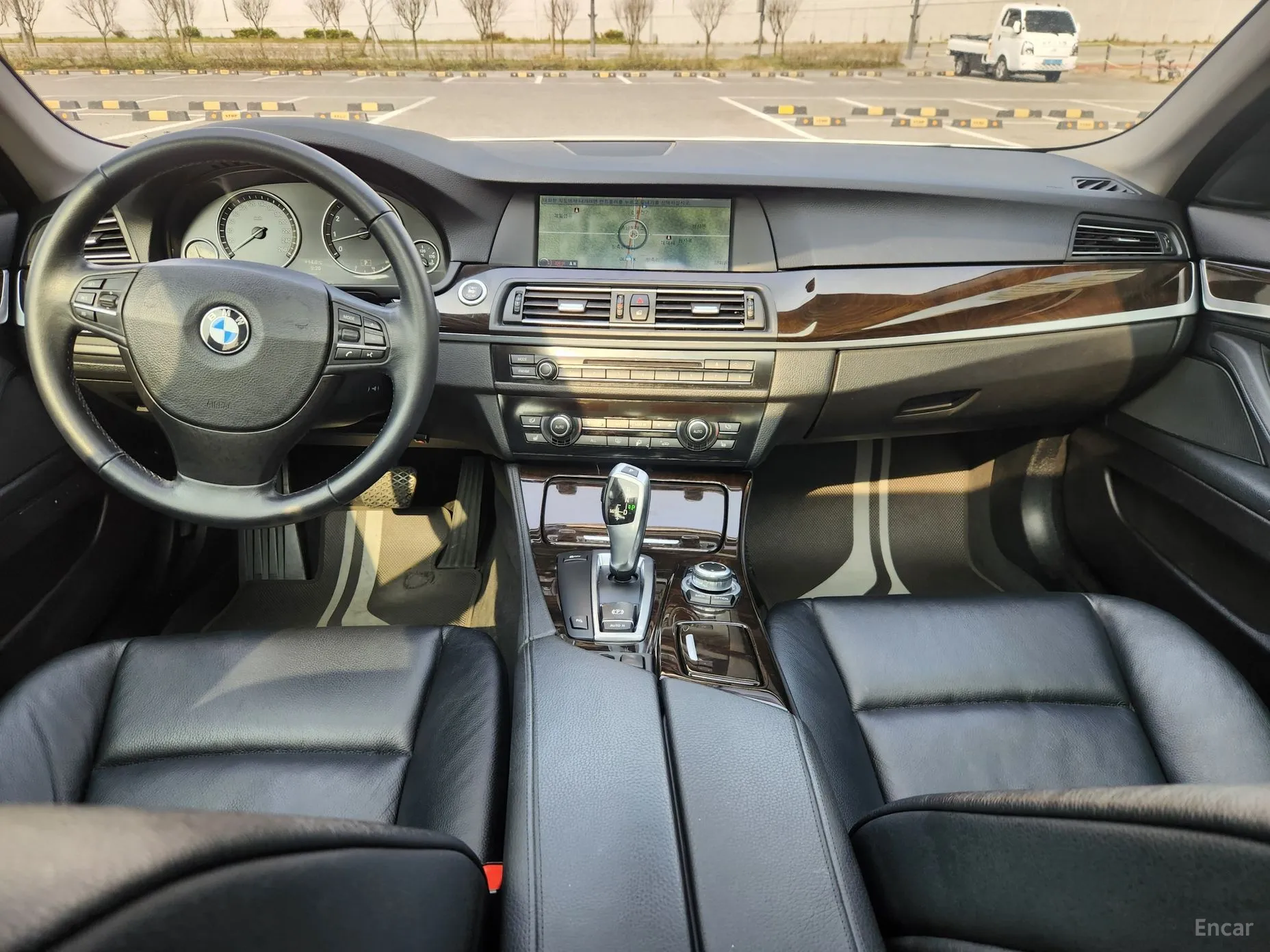 BMW 5 Series (F10) превью 4