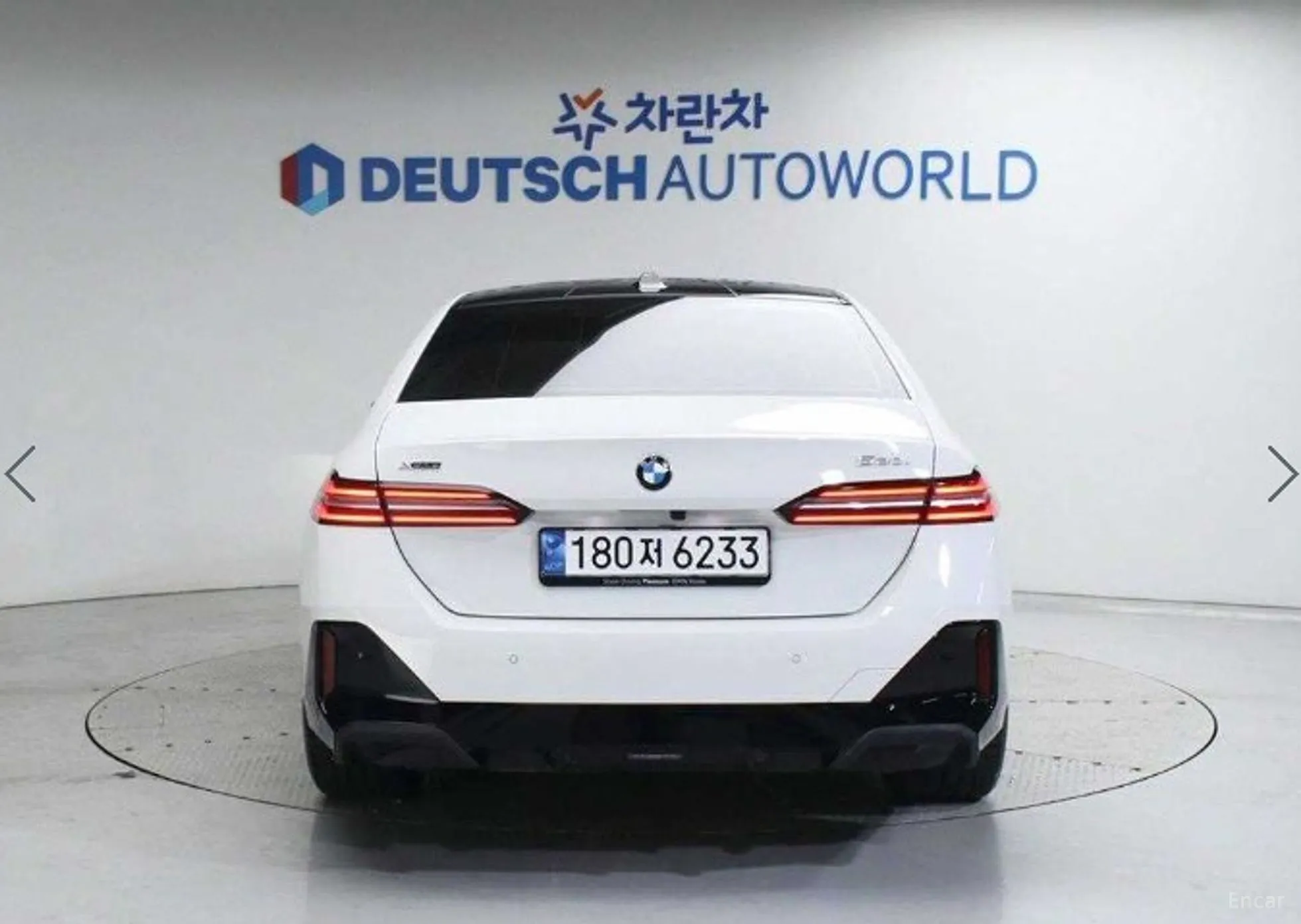 BMW 5 Series (G60) превью 3