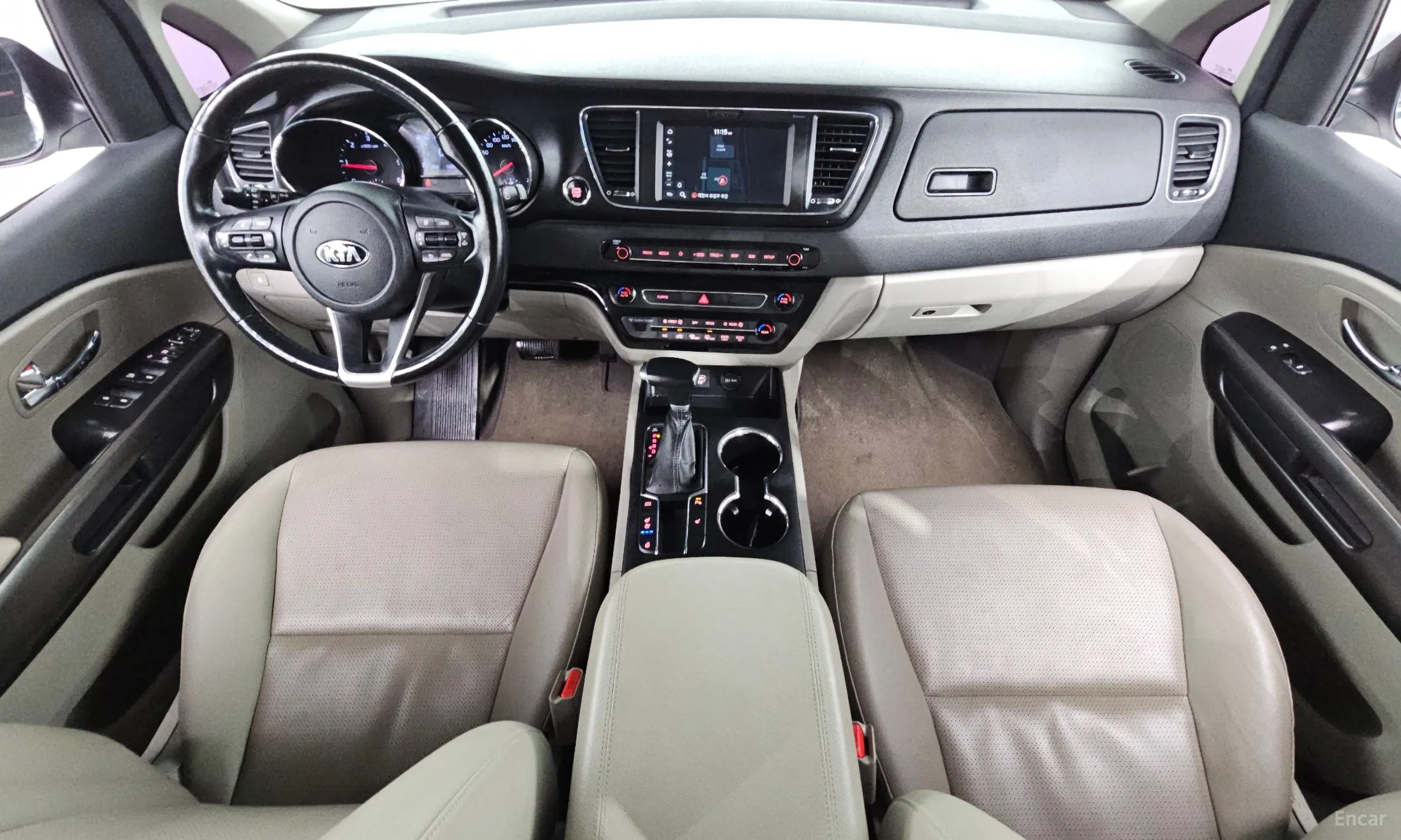Kia Carnival превью 4