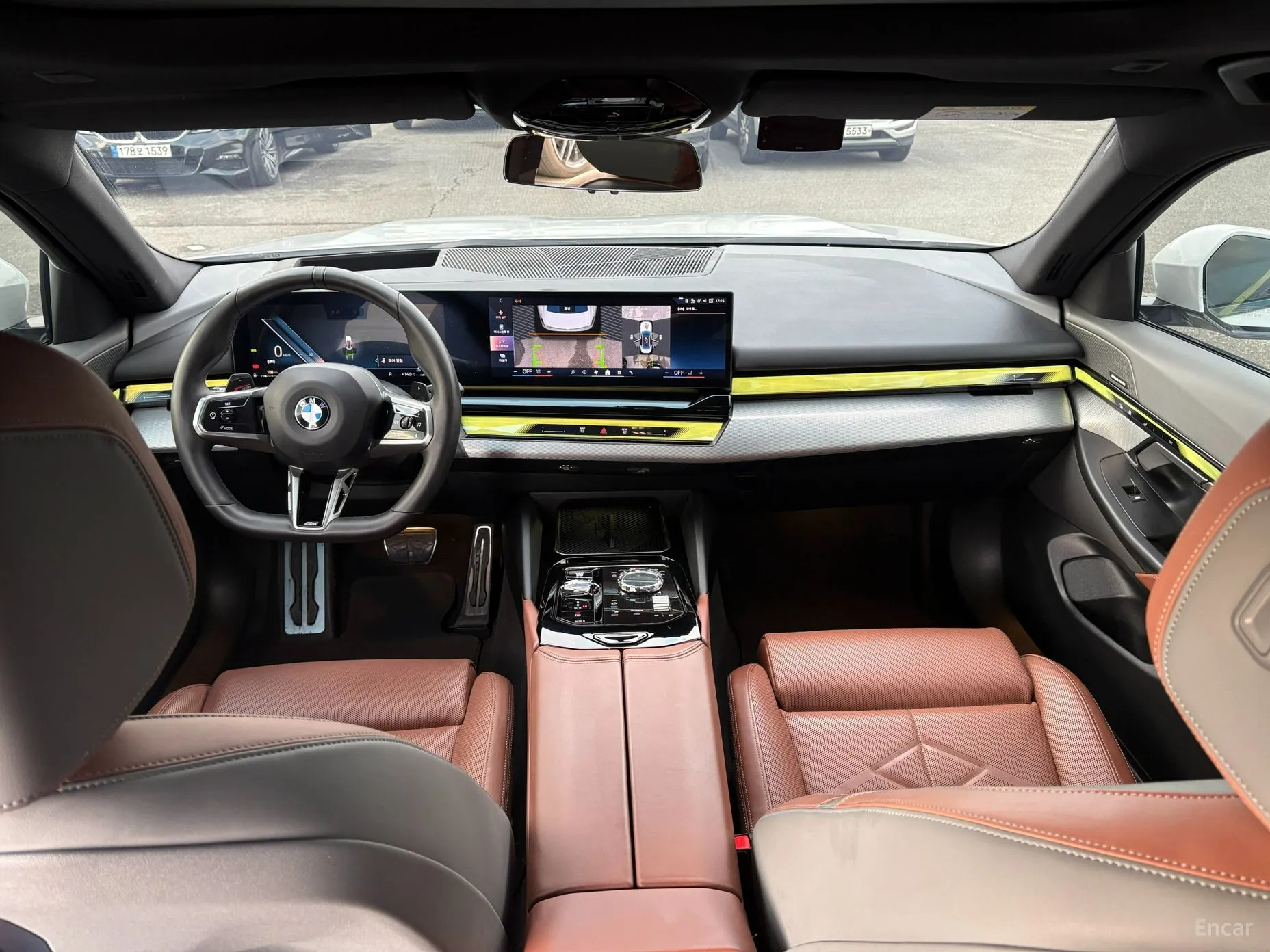 BMW 5 Series (G60) превью 4