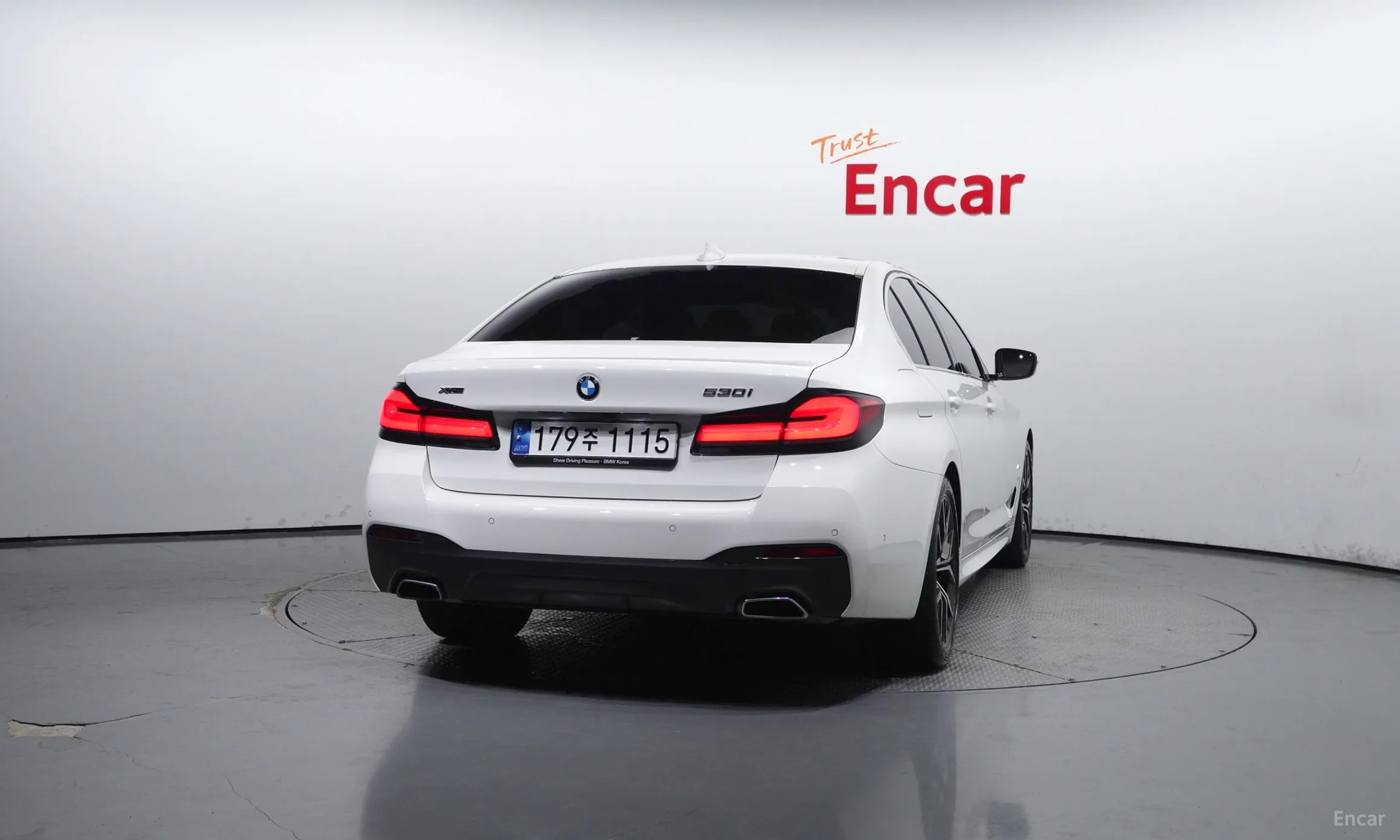 BMW 5 Series (G30) превью 3