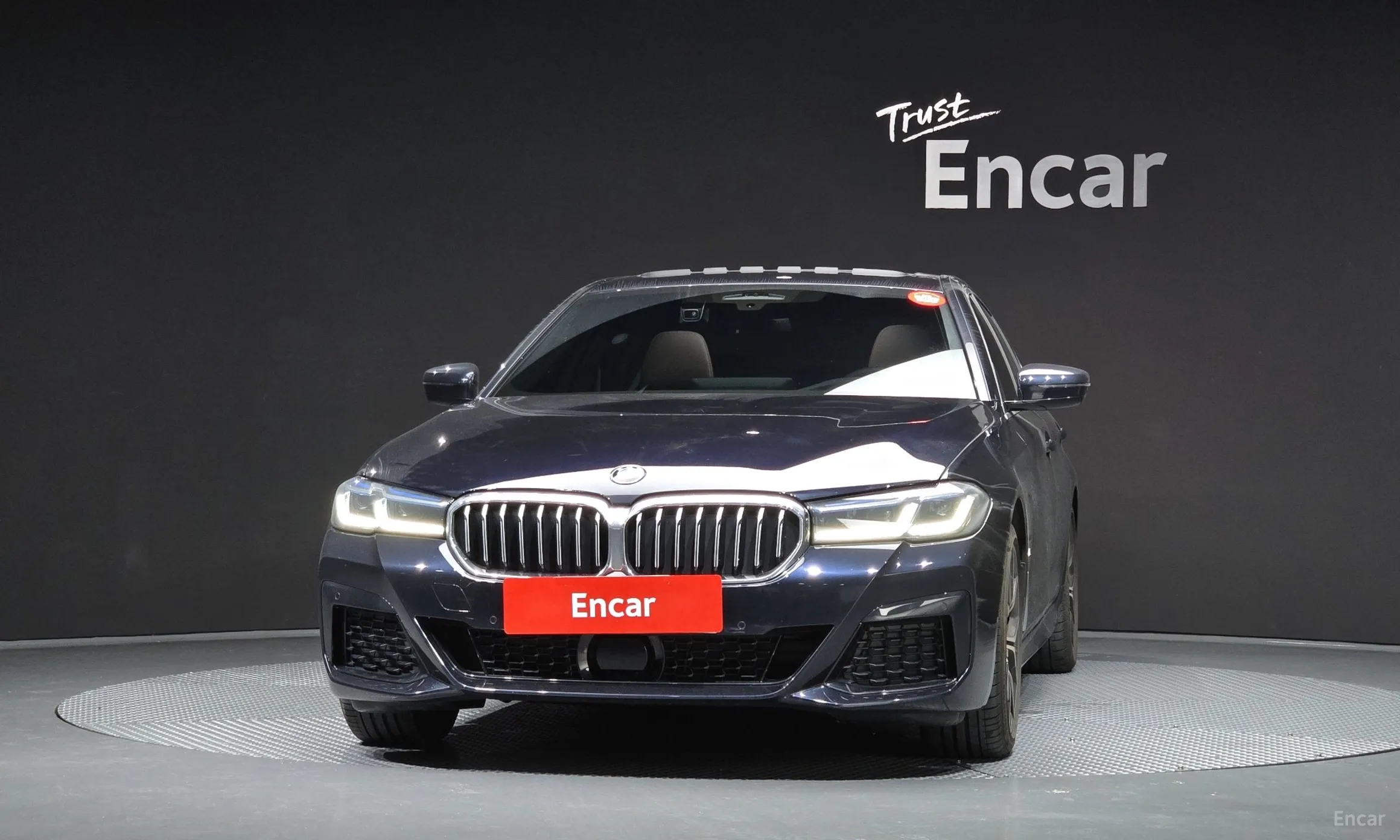 BMW 5 Series (G30) превью 2