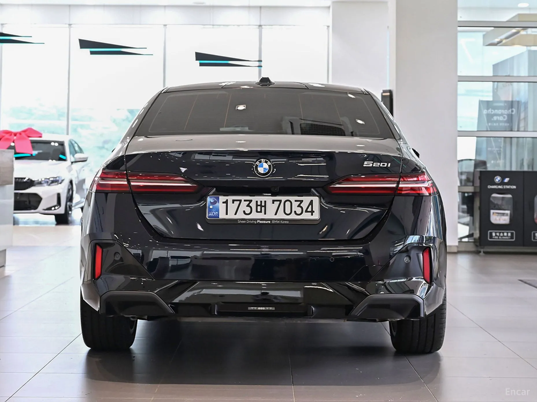 BMW 5 Series (G60) превью 3