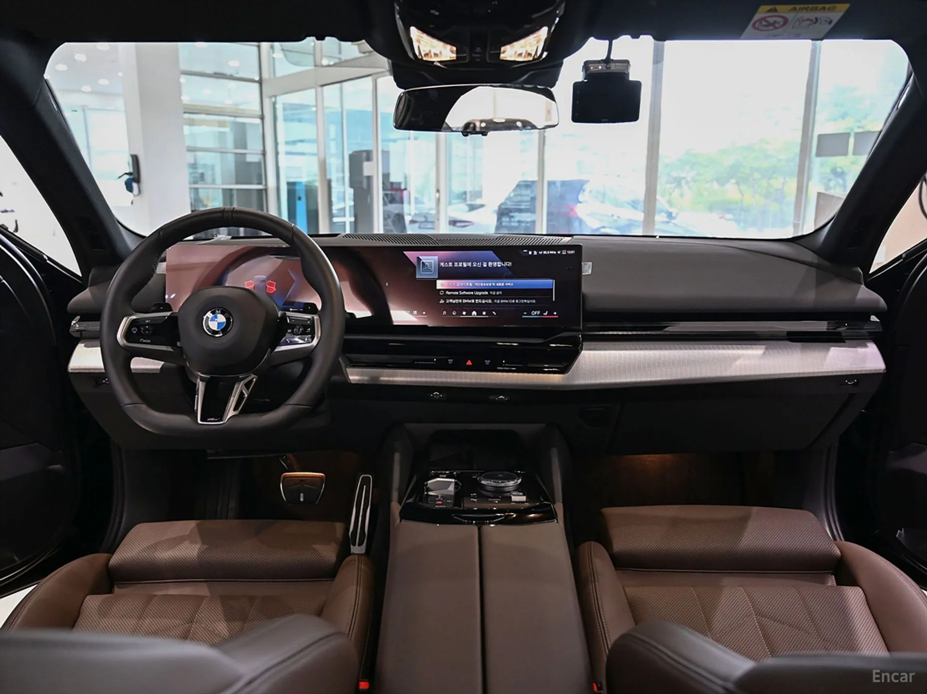 BMW 5 Series (G60) превью 4