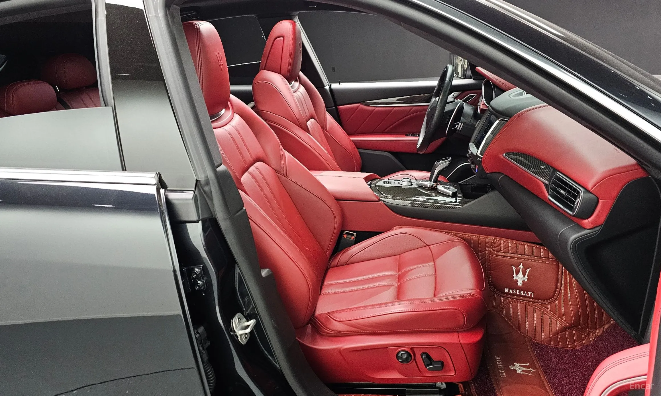 Maserati Levante превью 10