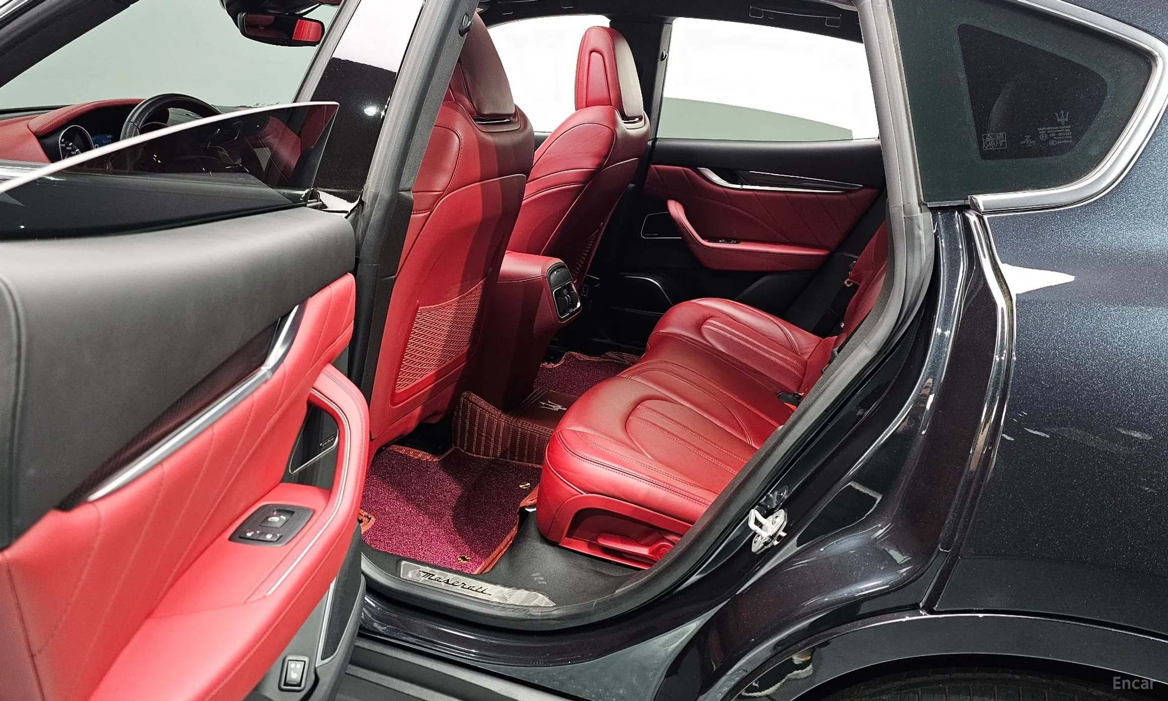 Maserati Levante превью 16